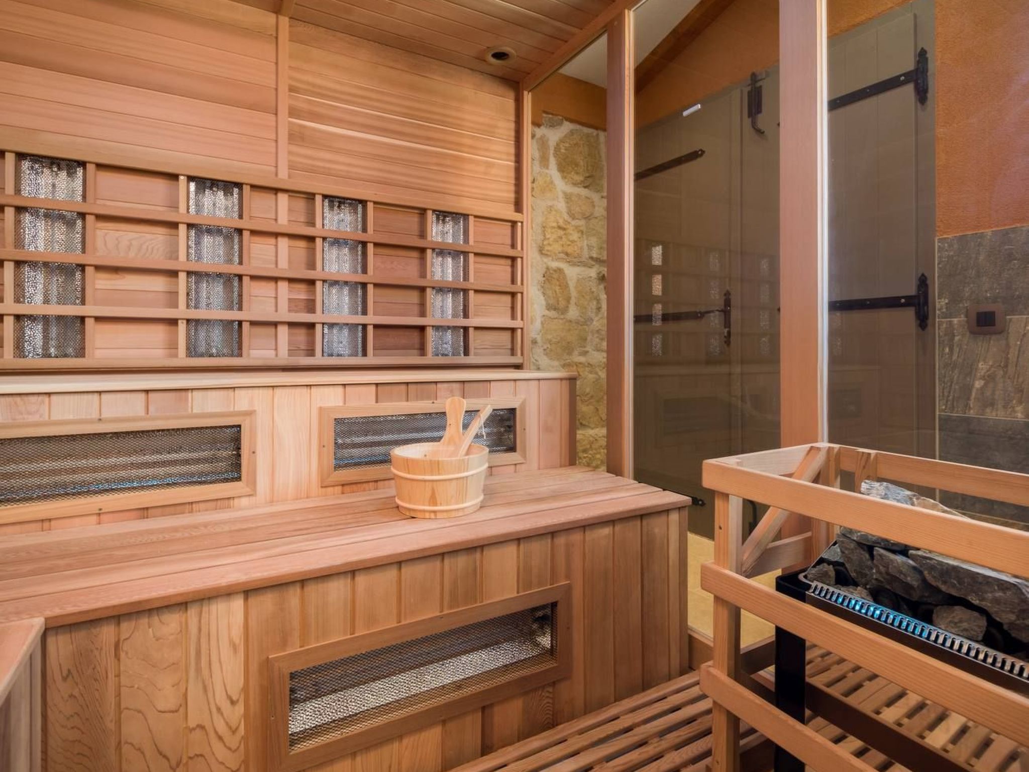 Villa Josipovi Dvori-Binnen