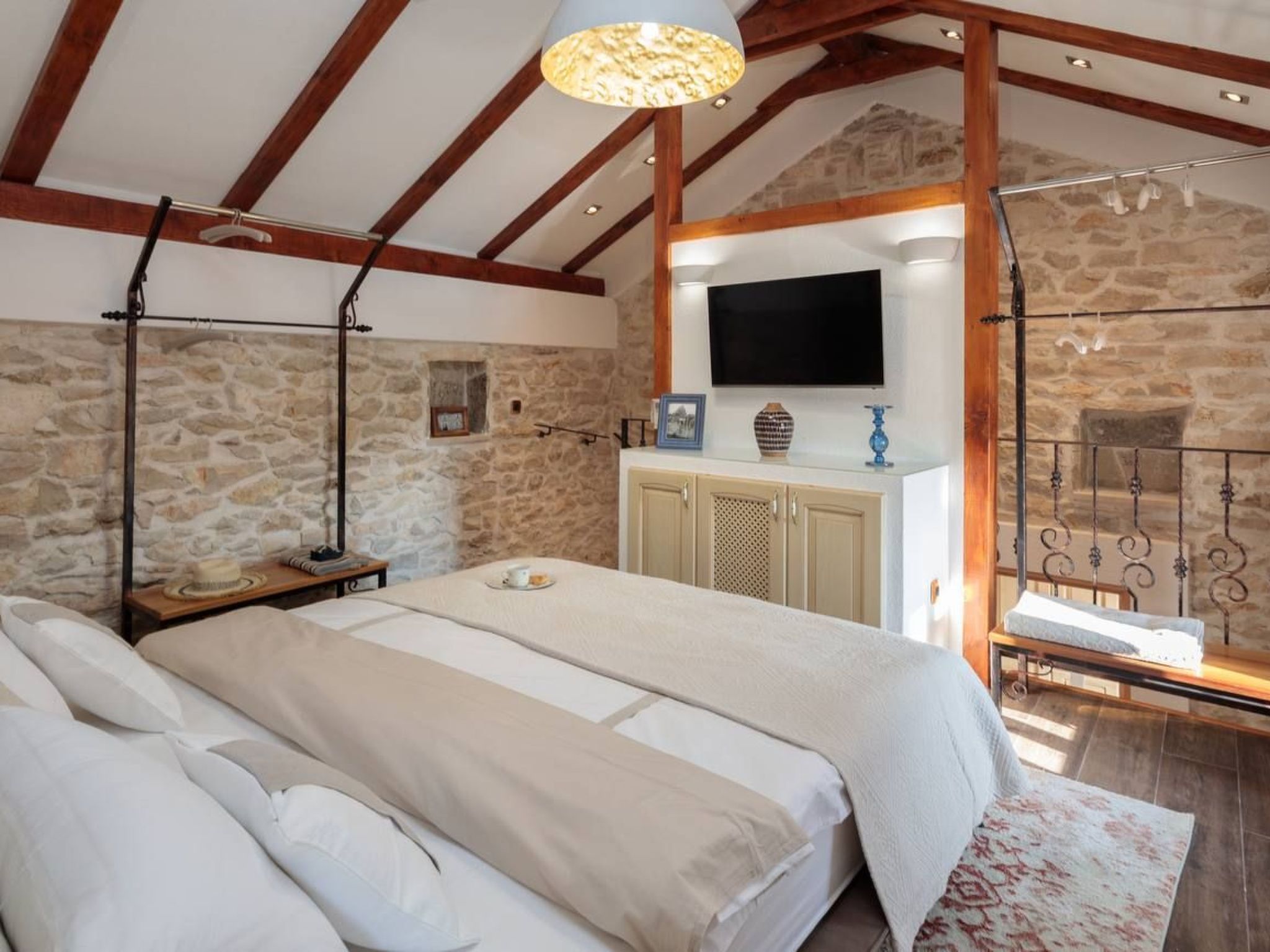 Villa Josipovi Dvori-Binnen