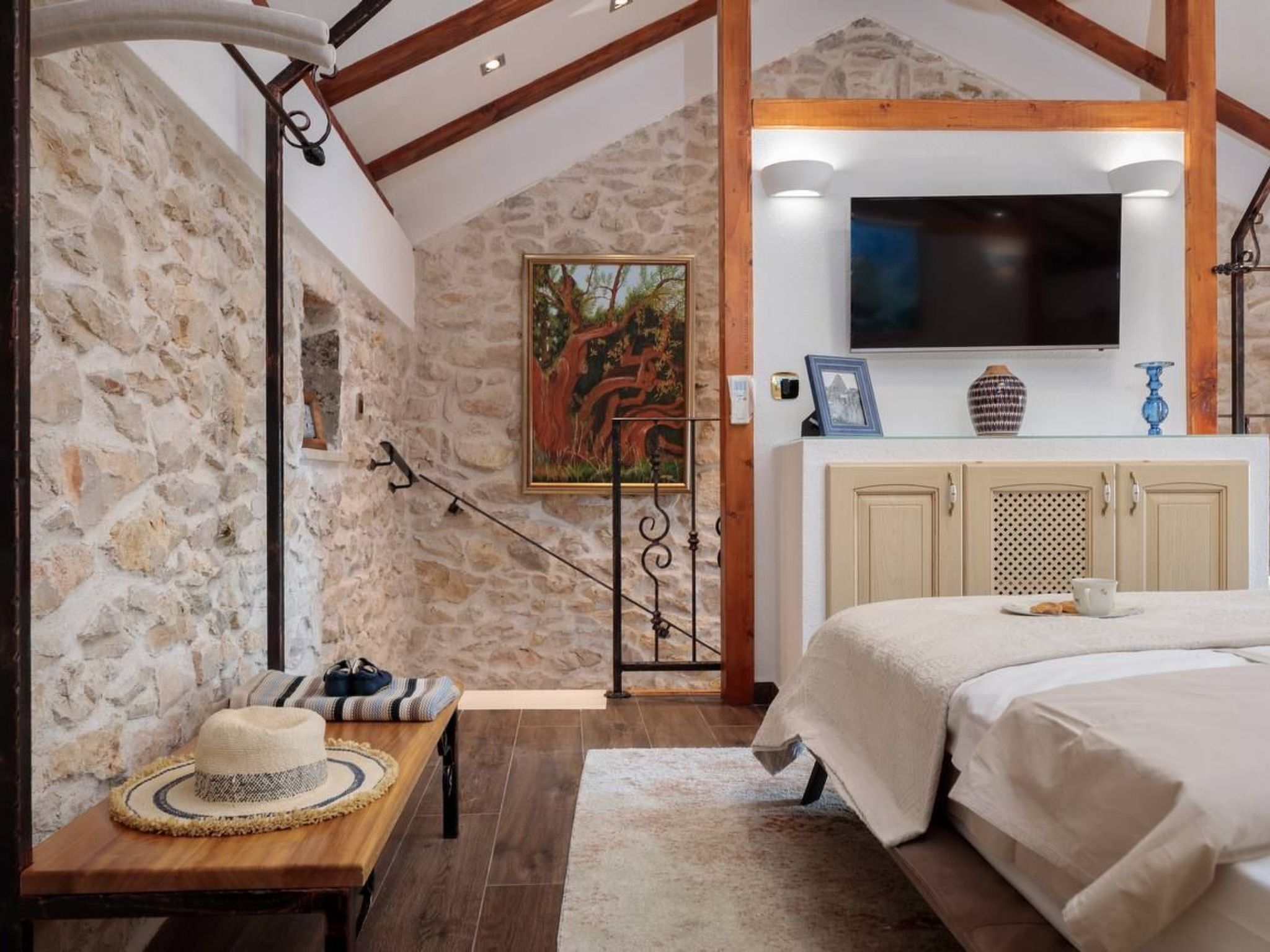 Villa Josipovi Dvori-Binnen