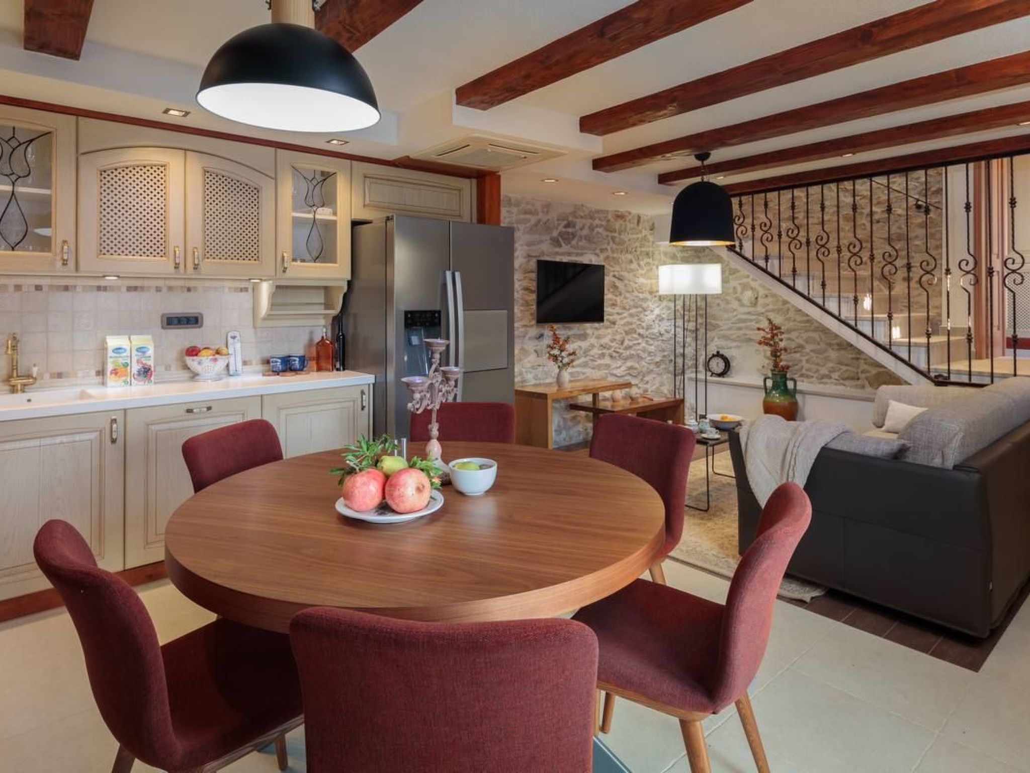 Villa Josipovi Dvori-Binnen