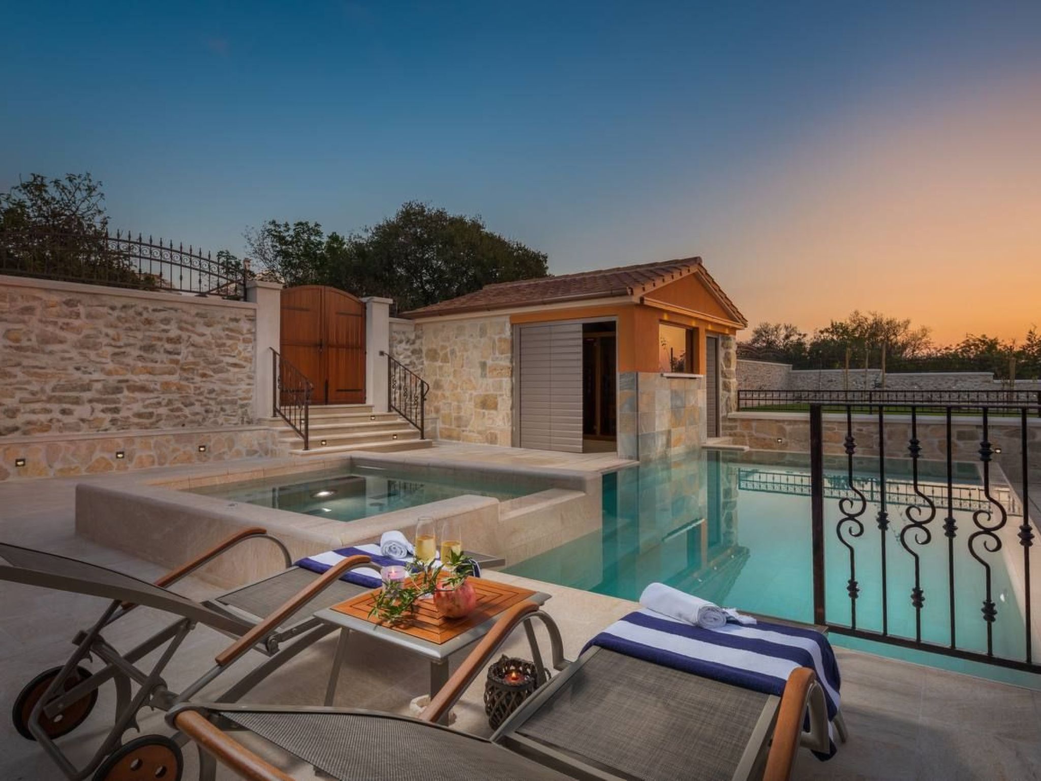 Villa Josipovi Dvori-Binnen