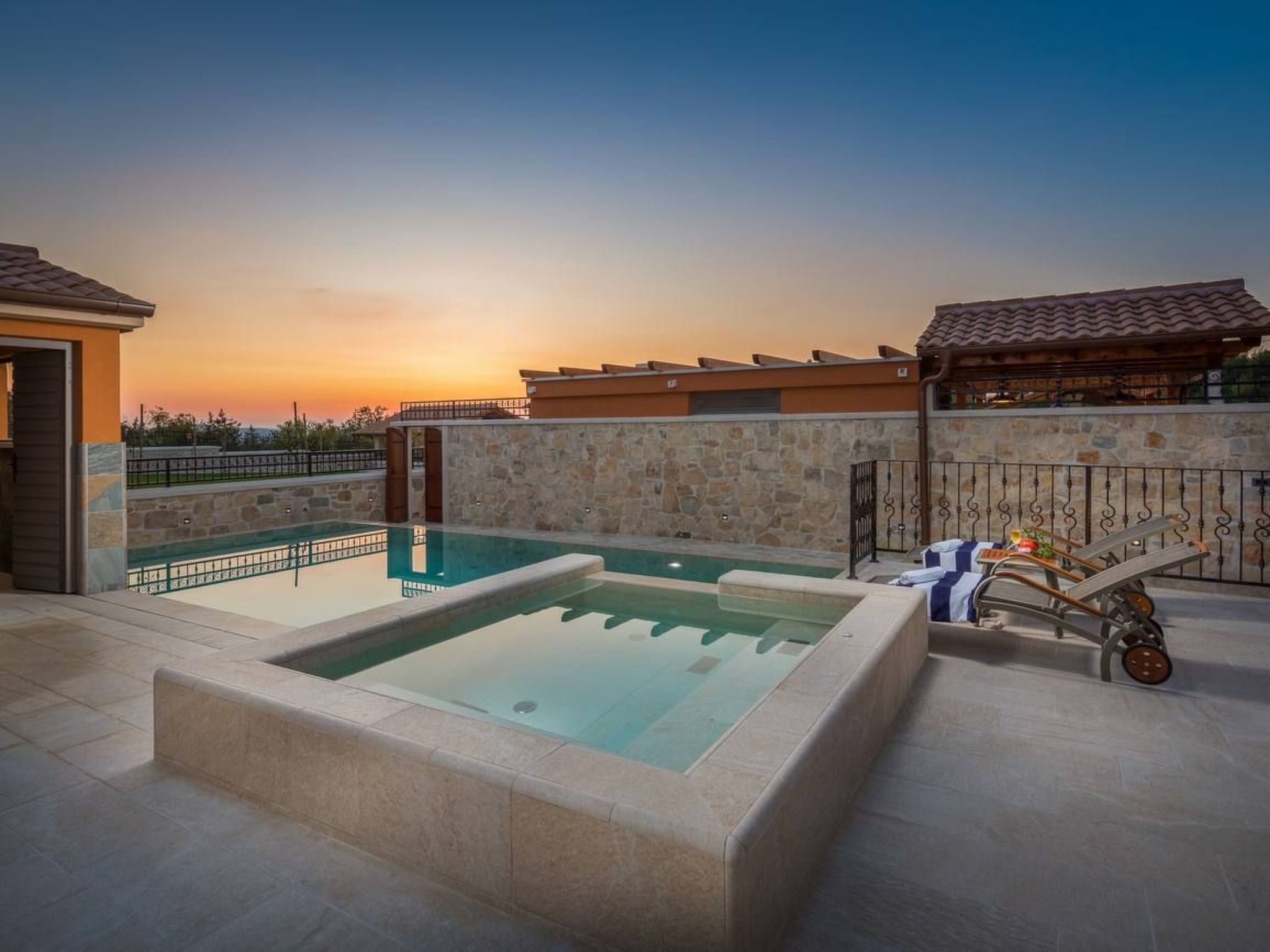 Villa Josipovi Dvori-Binnen