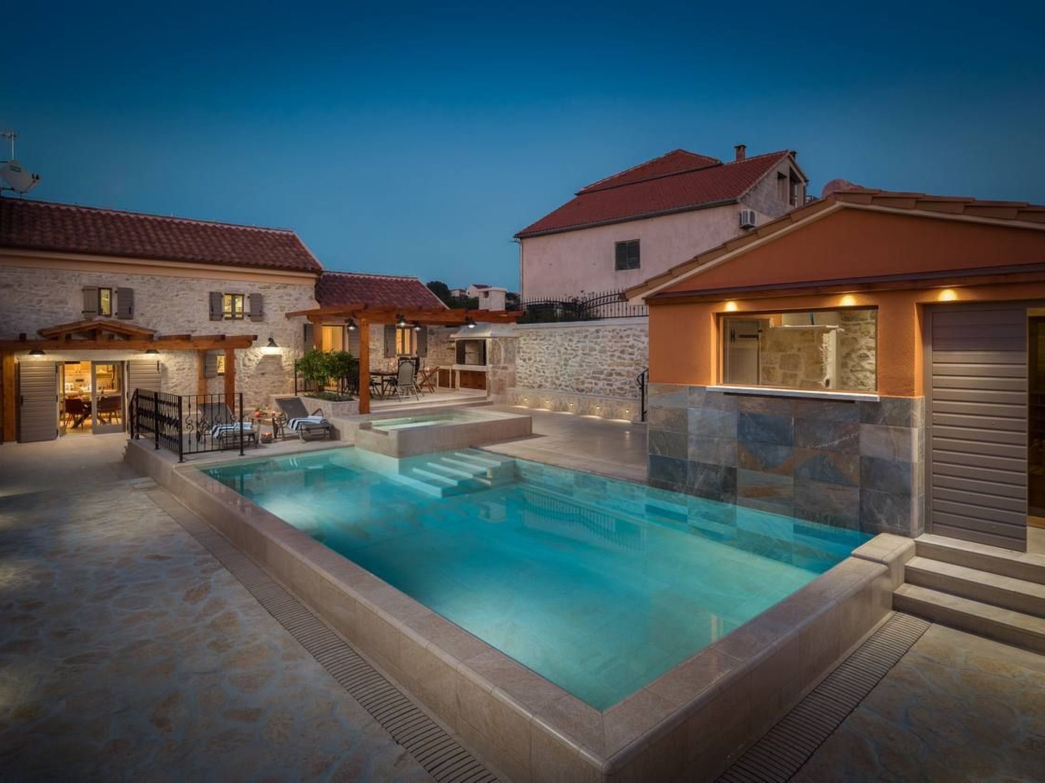 Villa Josipovi Dvori-Binnen