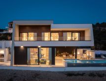 Vrijstaande villa Oliva met privé-verwarmd zwembad en sauna vlakbij het strand - thumbnail 1