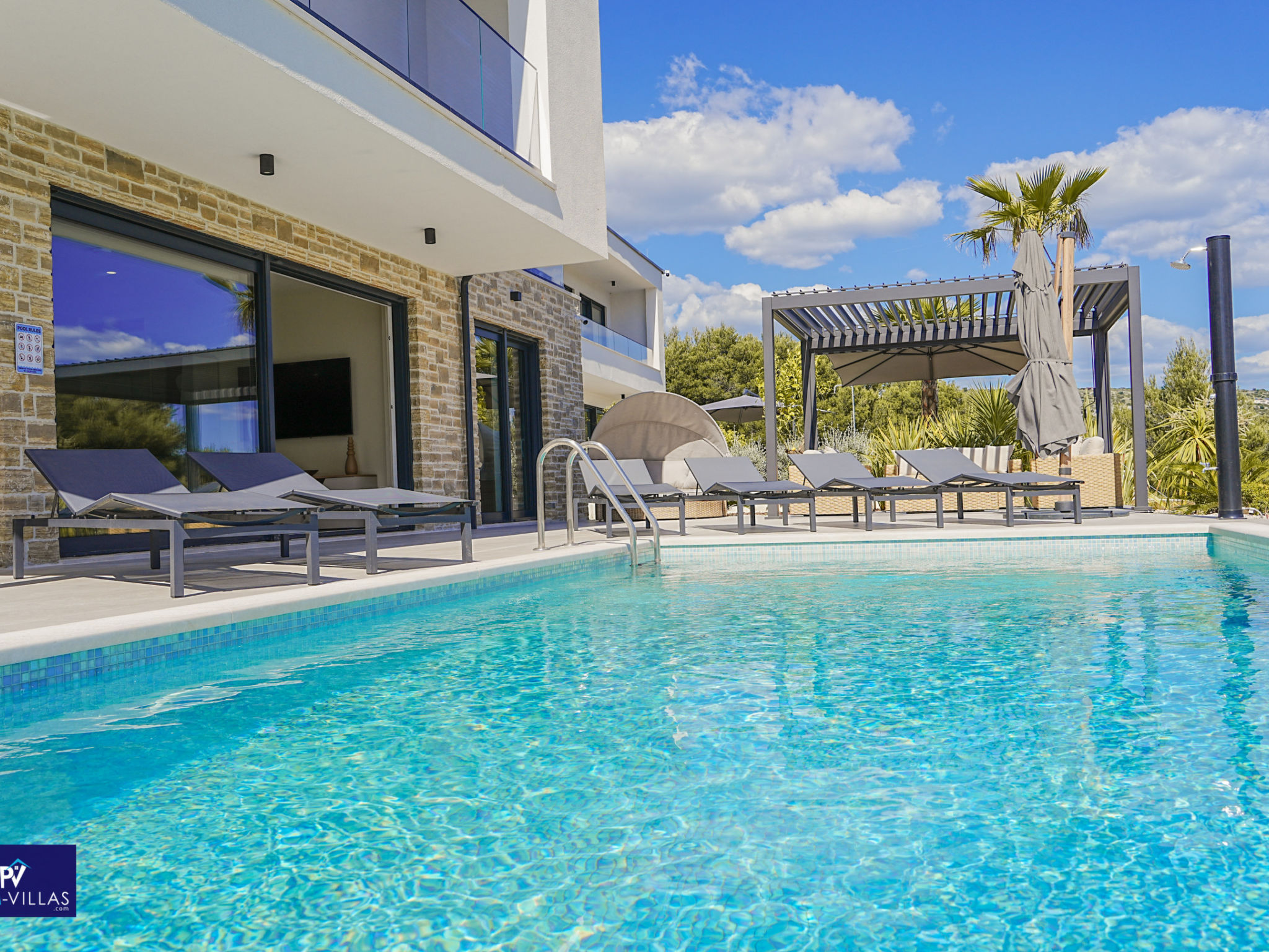 Pool Indoor
