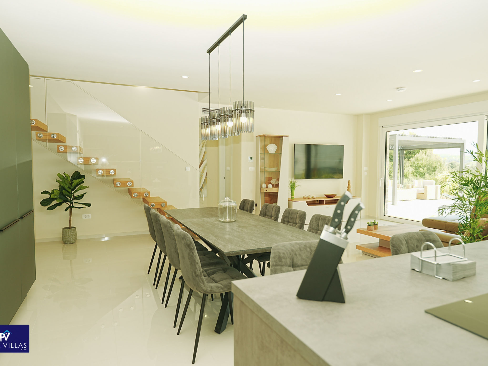 Kitchen / Dining Room