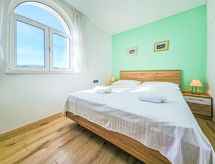 Aan zee gelegen appartement in het centrum van Rogoznica - thumbnail 4