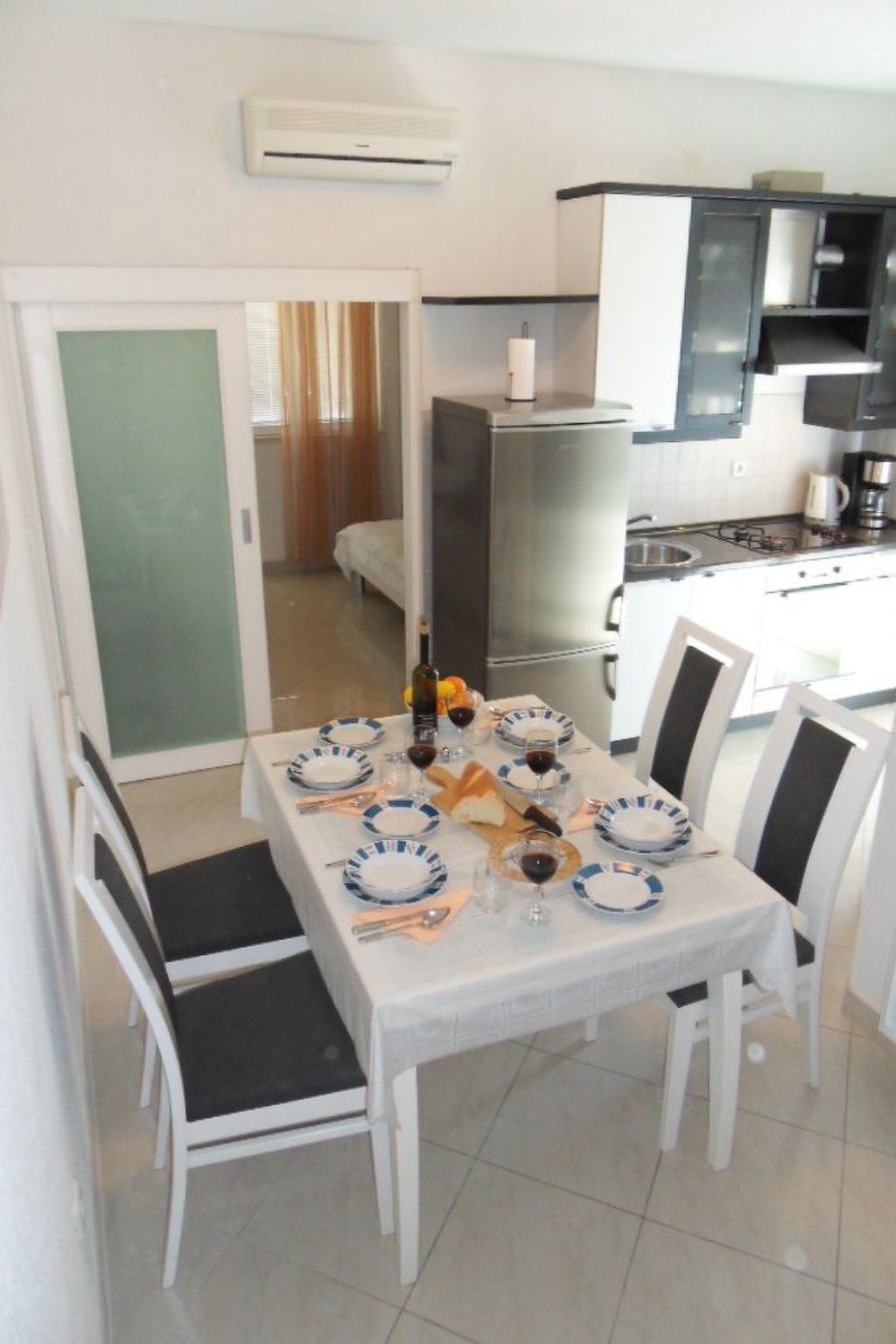 Wohnung mit Blick auf das Wasser-Image-tags.info