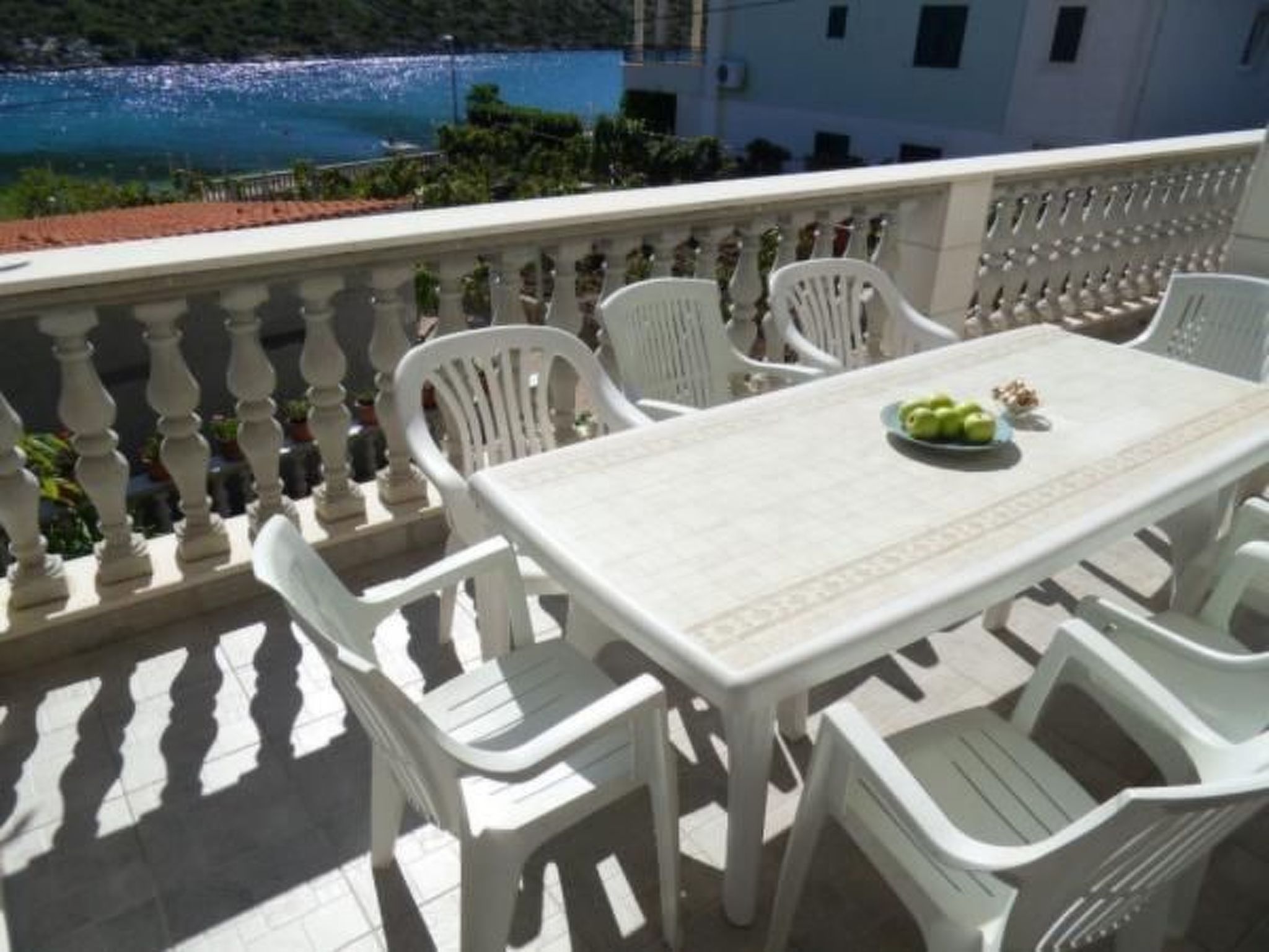 Mit Blick auf das Wasser-Image-tags.info