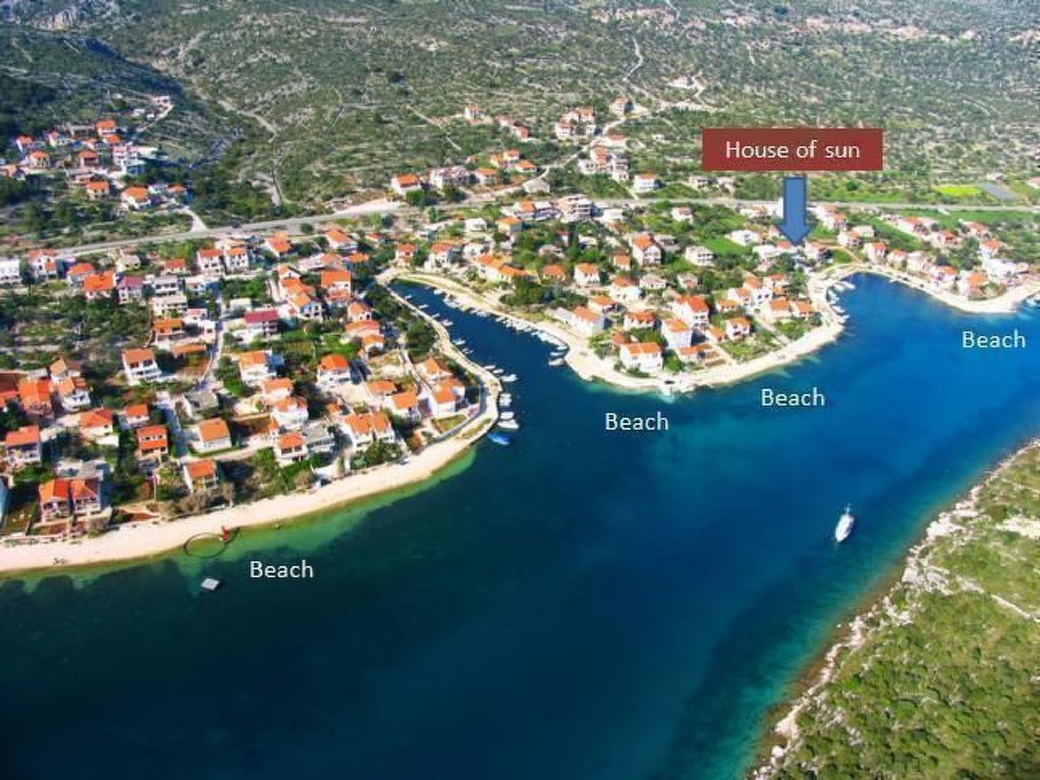 Großes, strandnahes Ferienhaus in Podglavica