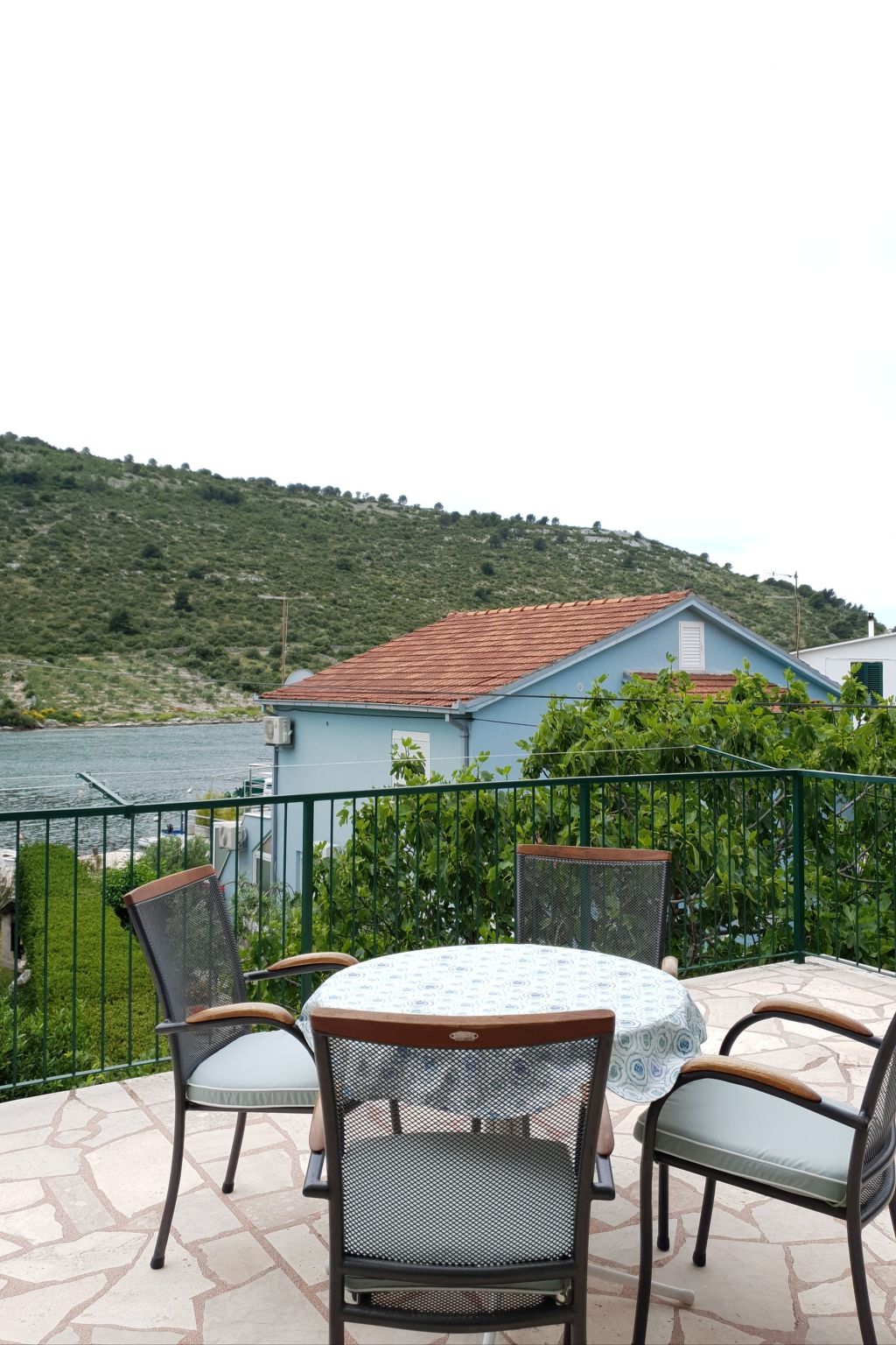 Großes, strandnahes Ferienhaus in Podglavica-Image-tags.info