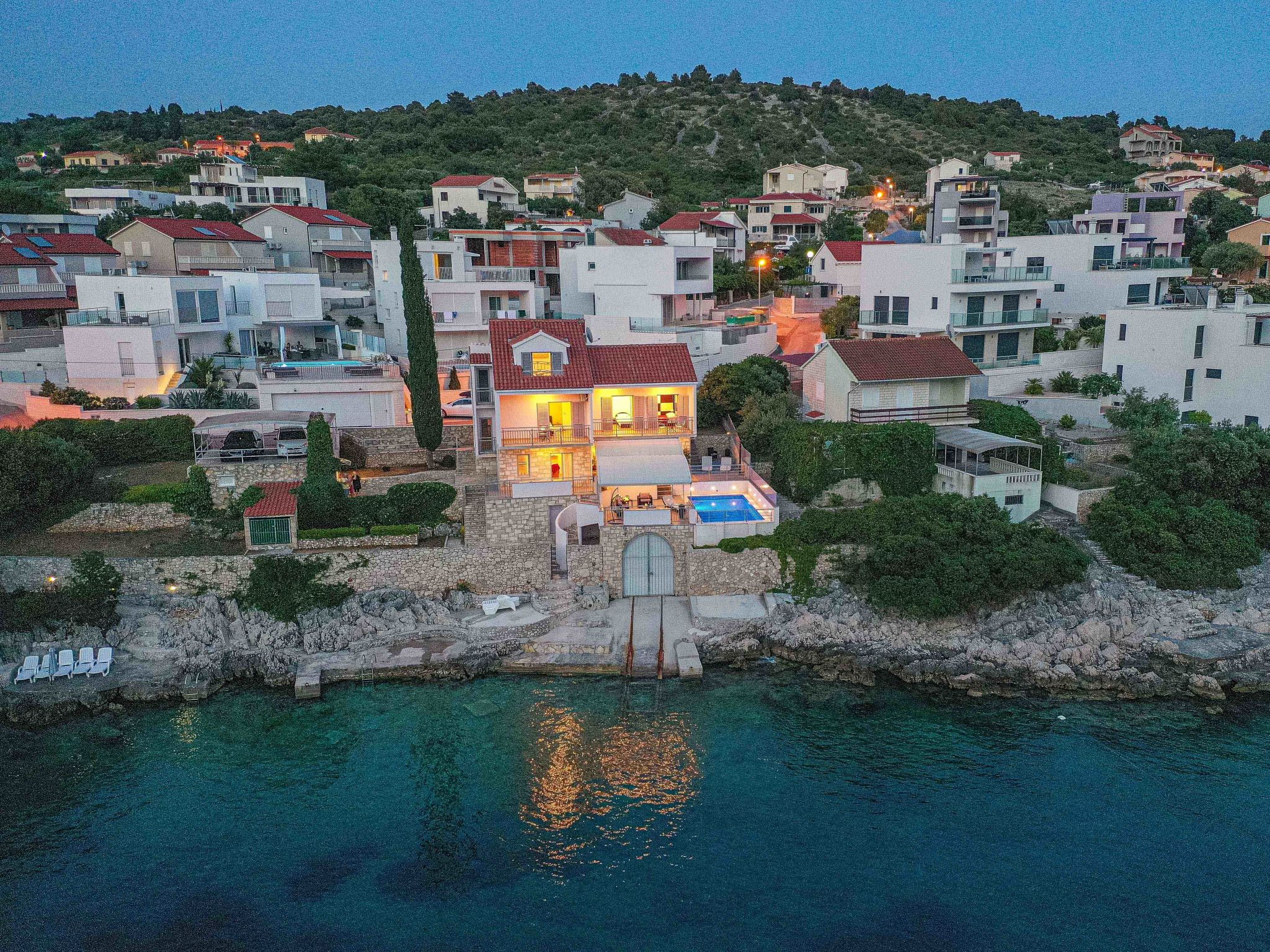 Villa Antonija: Stijlvolle villa direct aan zee met verwarmd zwembad in Ražanj - foto 6