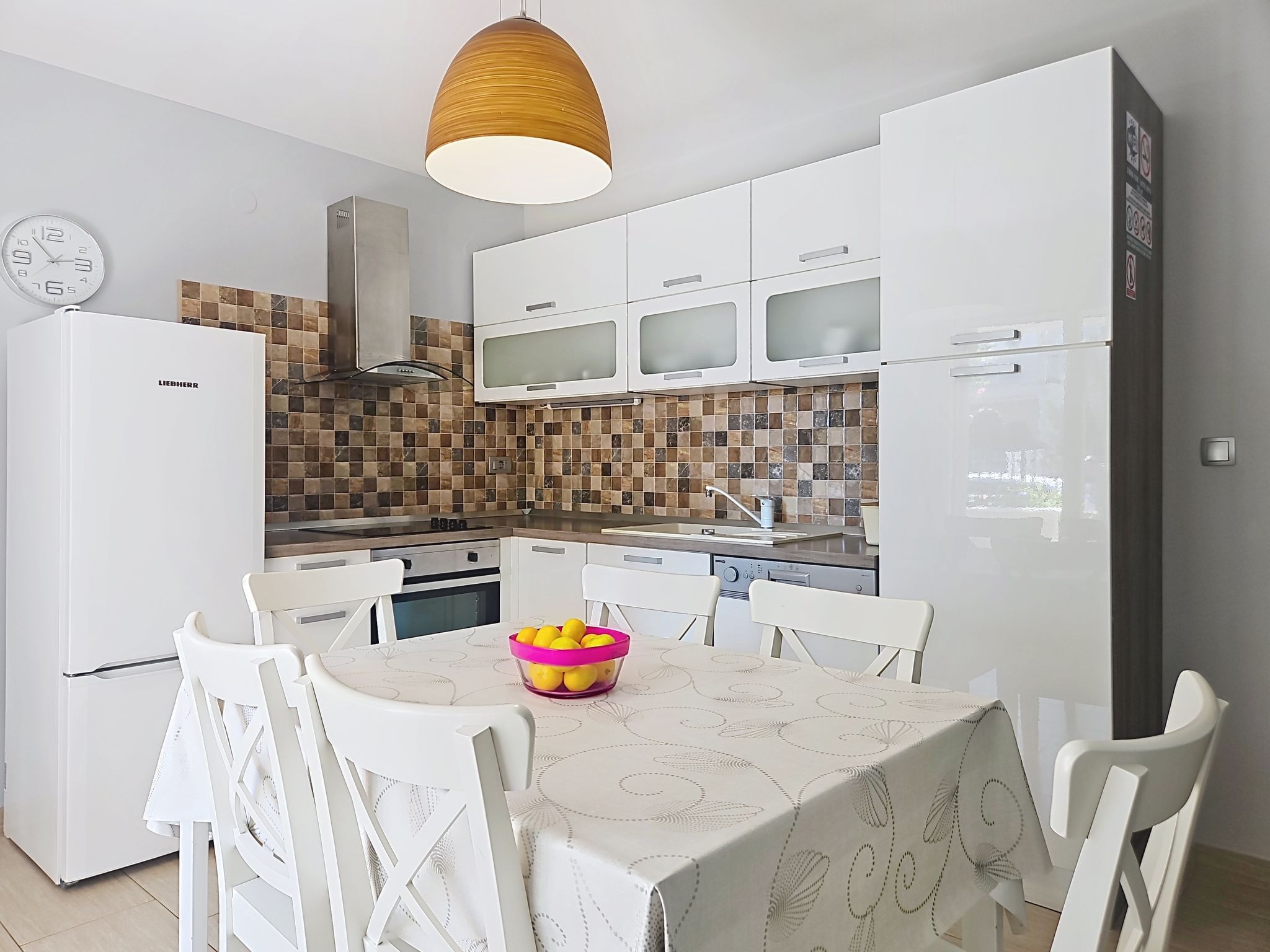 Maison Vinka – Cuisine et coin repas, photo 11 sur 45