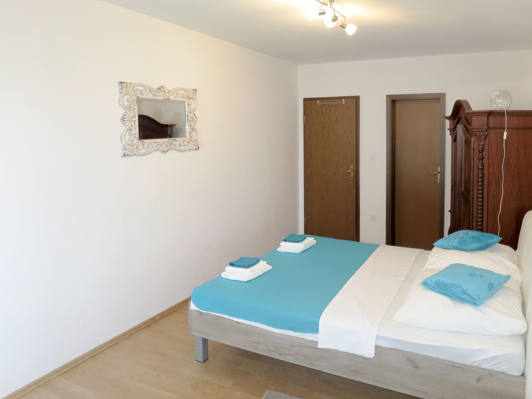 Suzi: Ruim vakantiehuis voor 8 personen aan de Dalmatische kust in Ražanj - foto 12