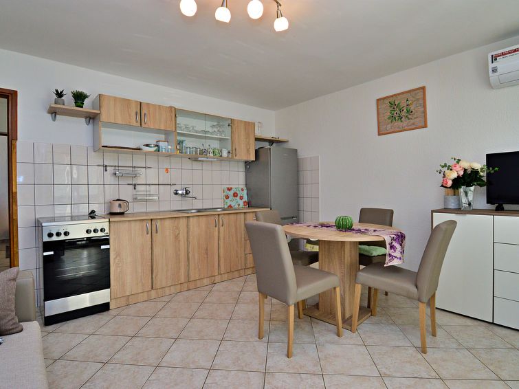 Search and Stay destination Rogoznica, Šibensko-kninska županija - Croatia from AU$ 145. Kira