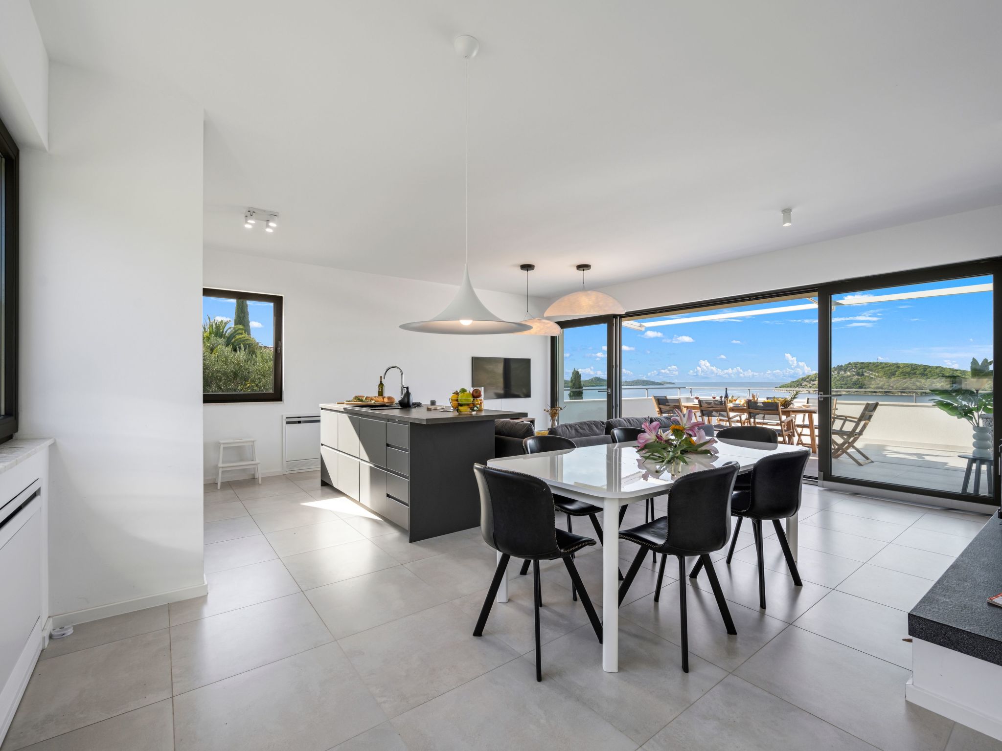 Villa Tyra-Image-tags.info