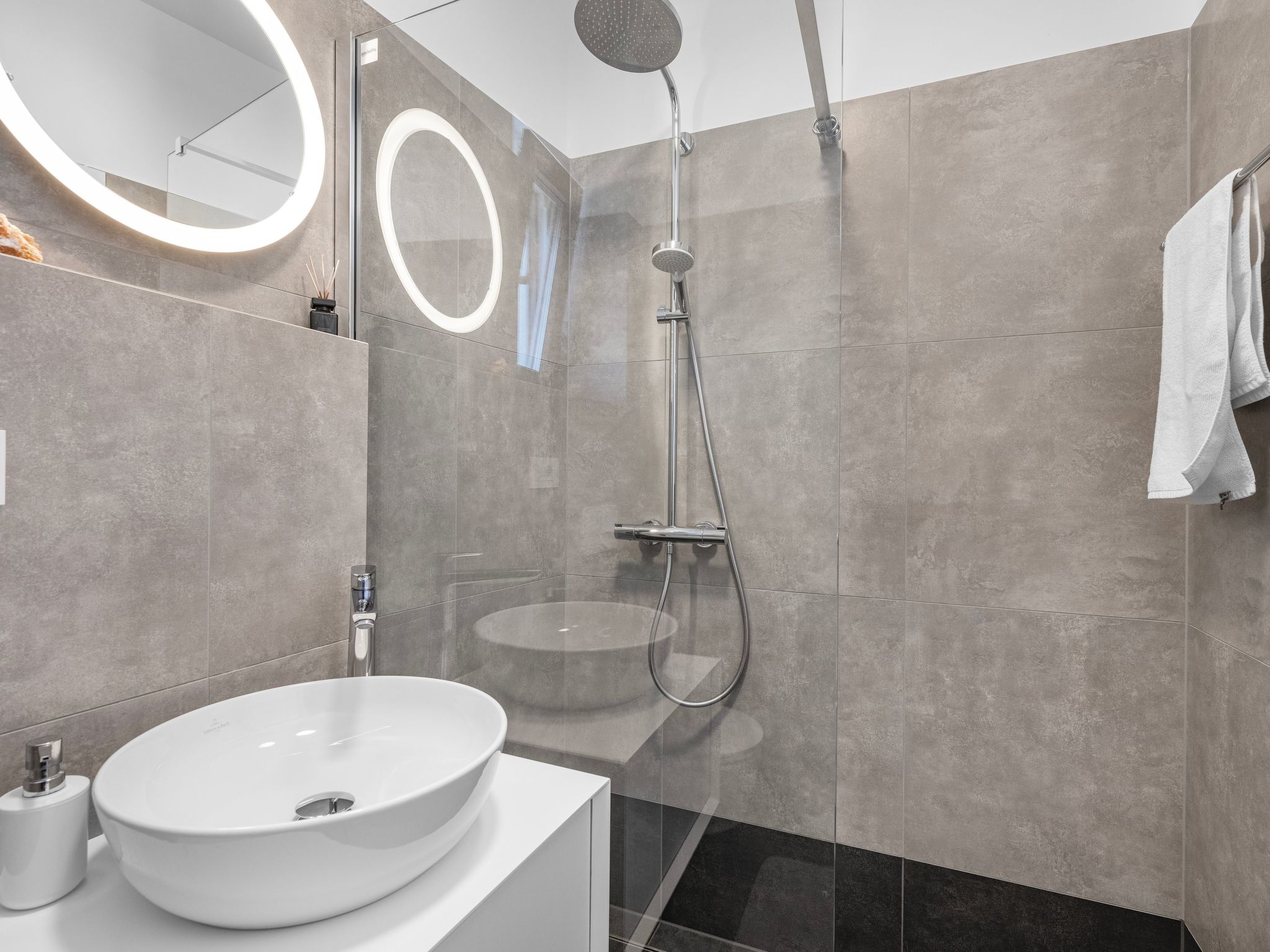 Villa Tyra-Image-tags.info