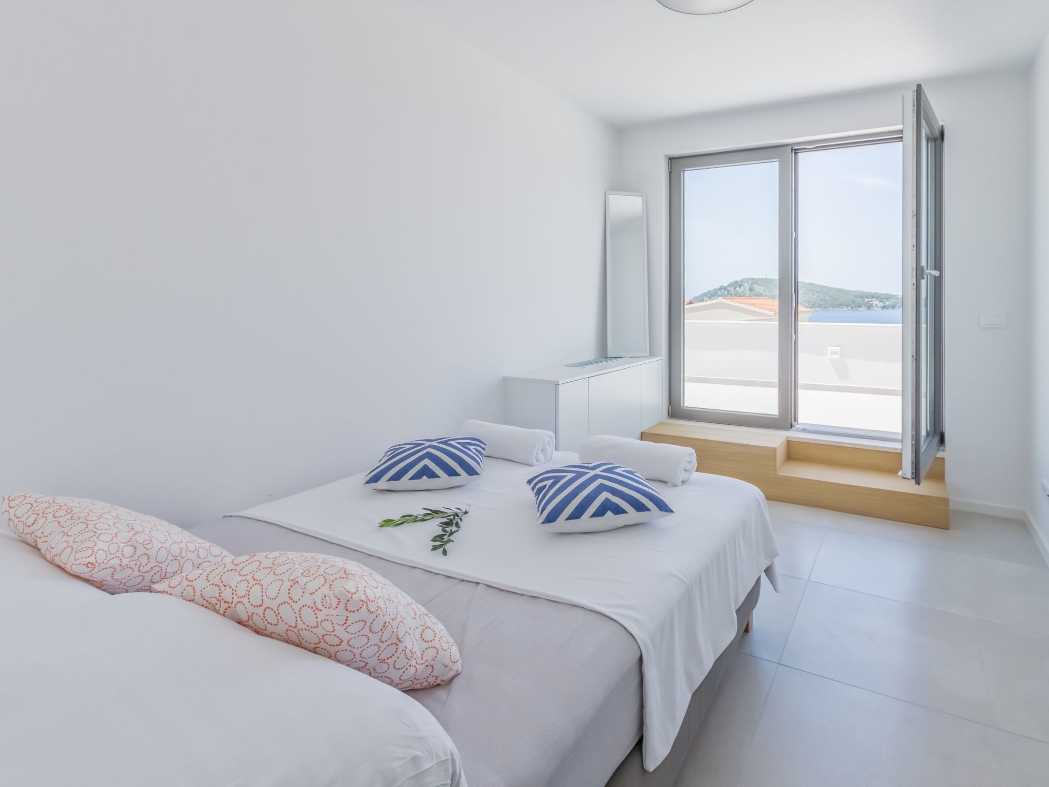 Villa Tyra-Image-tags.info