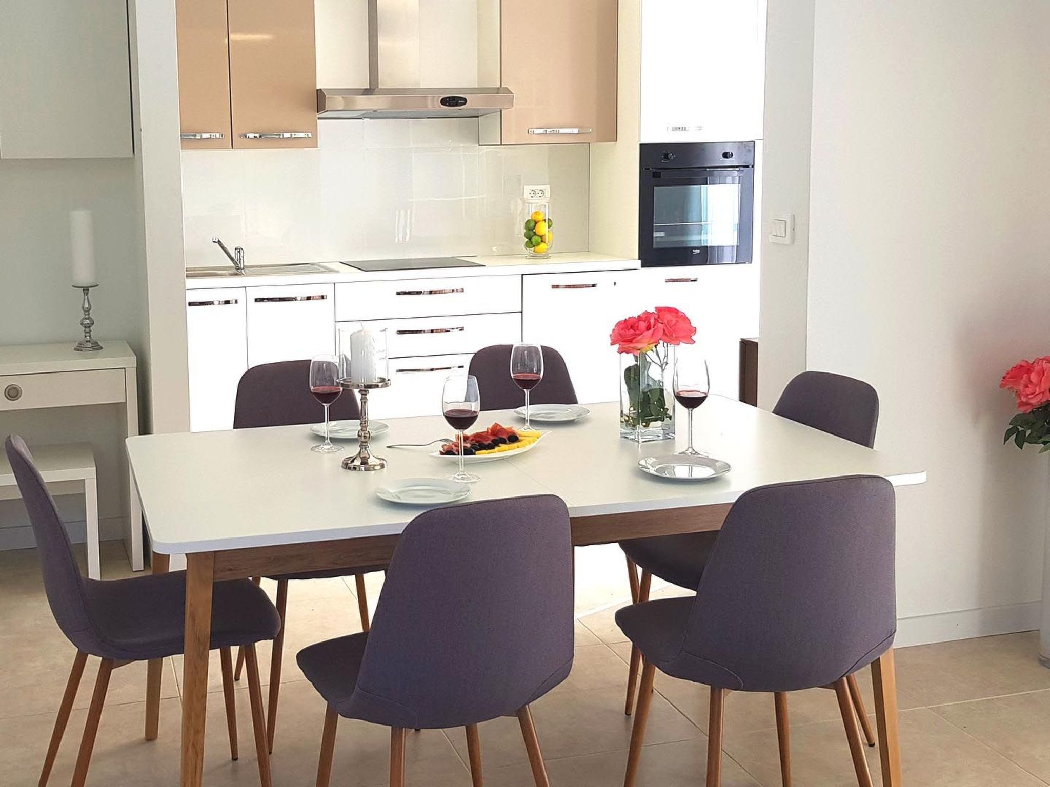 Schöne Villa Stella mit Meerblick und beheiztem Pool-Drinnen