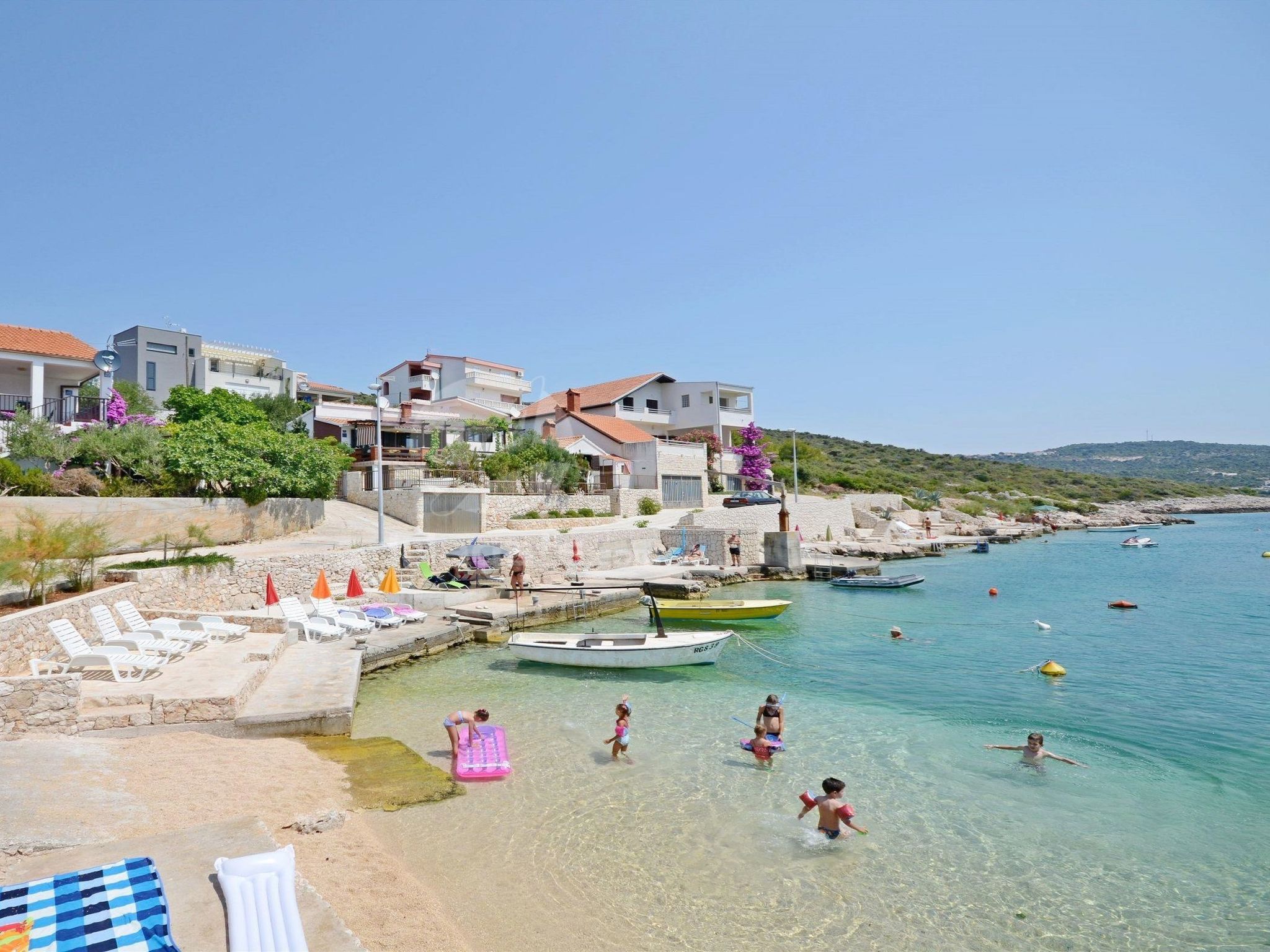 Luxuriöses Ferienhaus mit Pool direkt am Meer-Drinnen