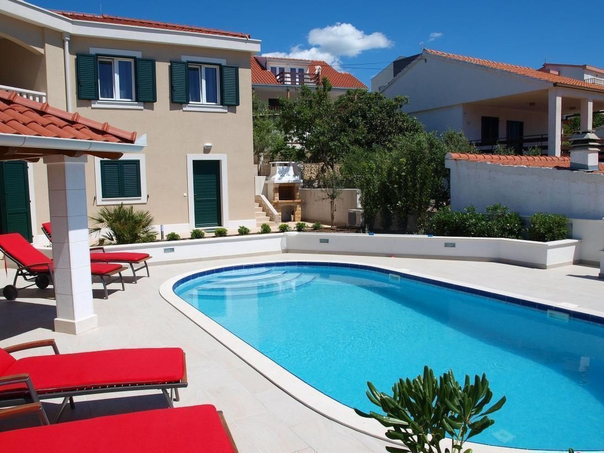 Luxuriöses Ferienhaus mit Pool direkt am Meer-Drinnen