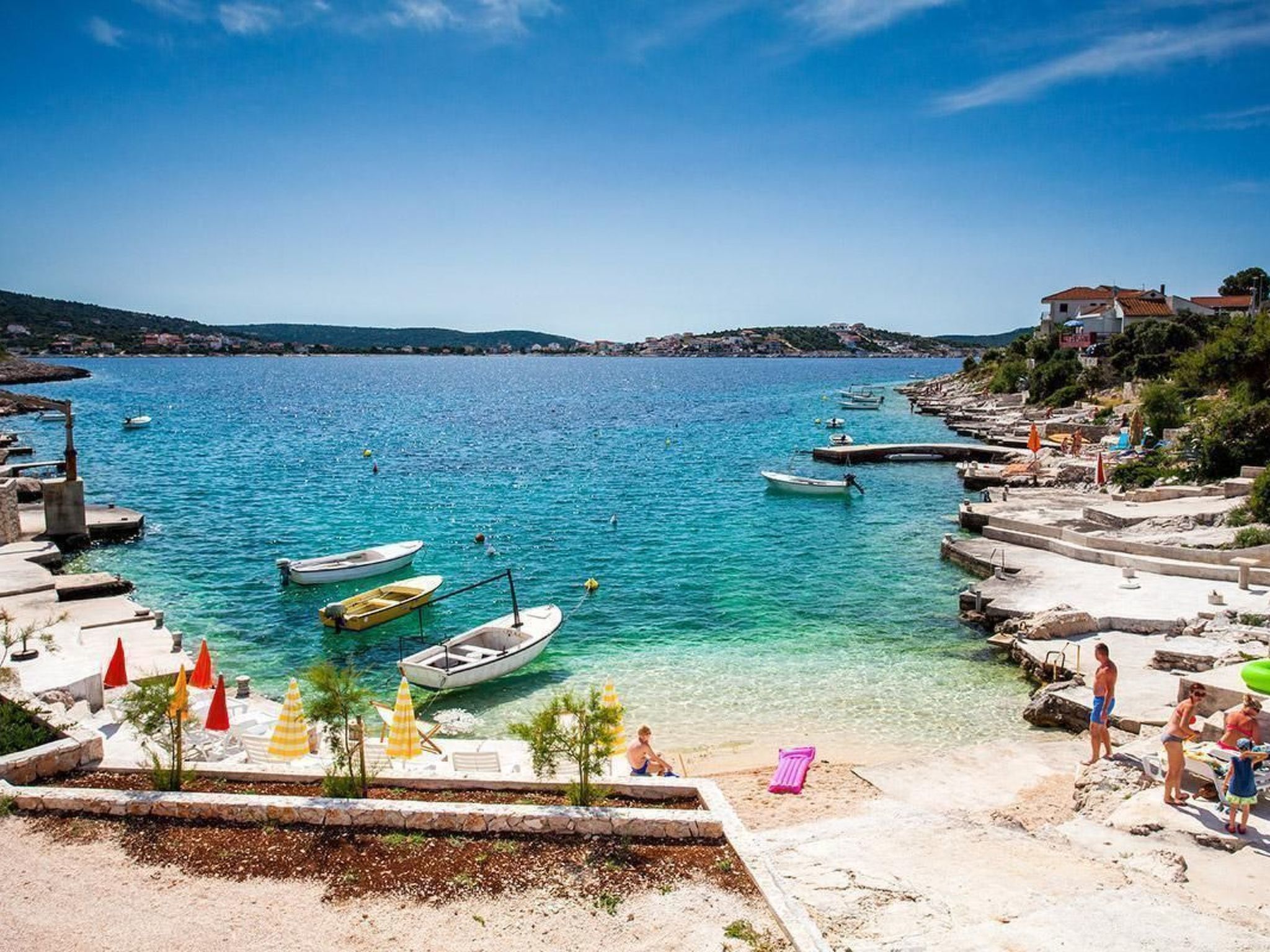 Luxuriöses Ferienhaus mit Pool direkt am Meer-Drinnen