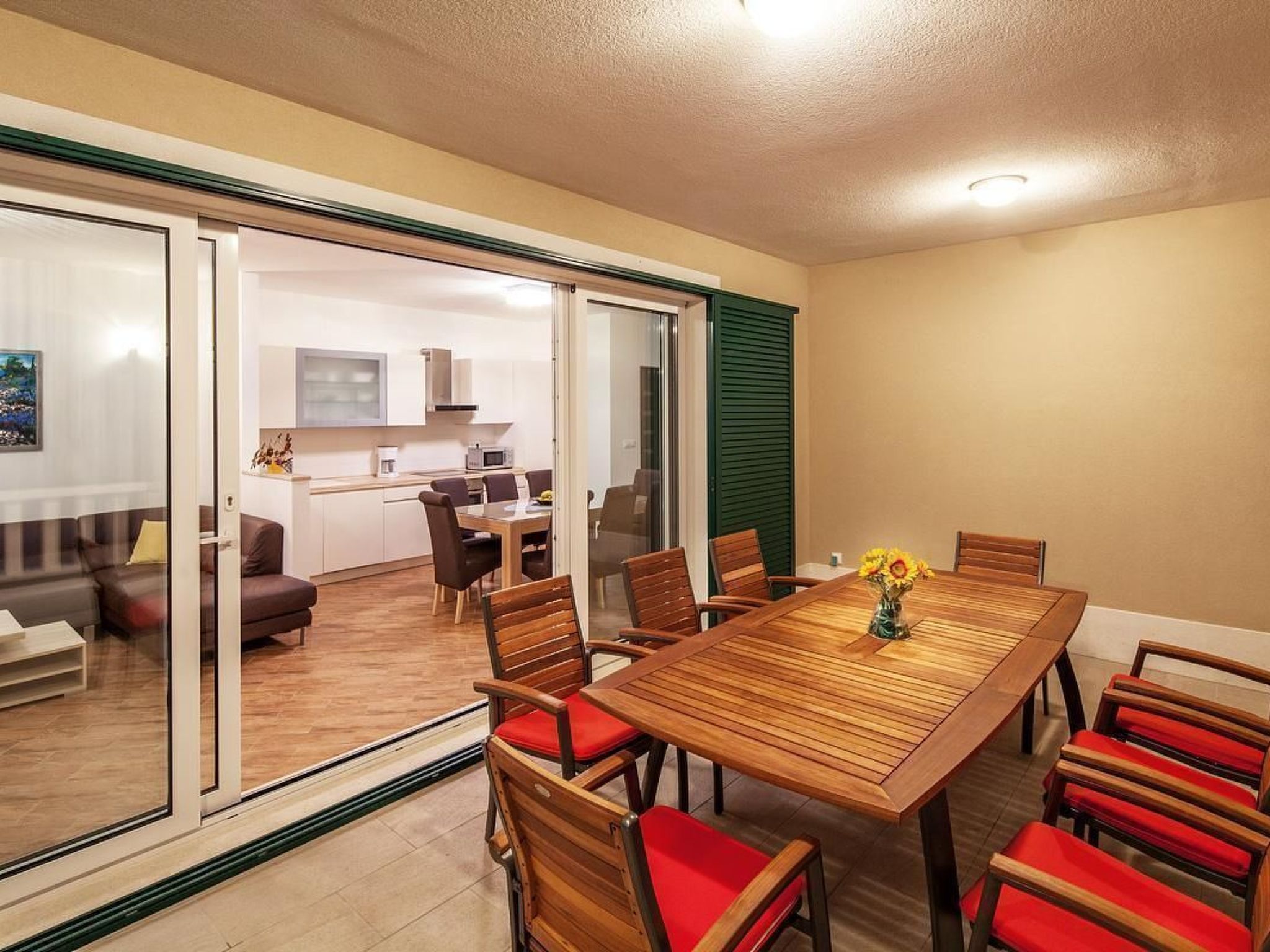 Luxuriöses Ferienhaus mit Pool direkt am Meer-Drinnen