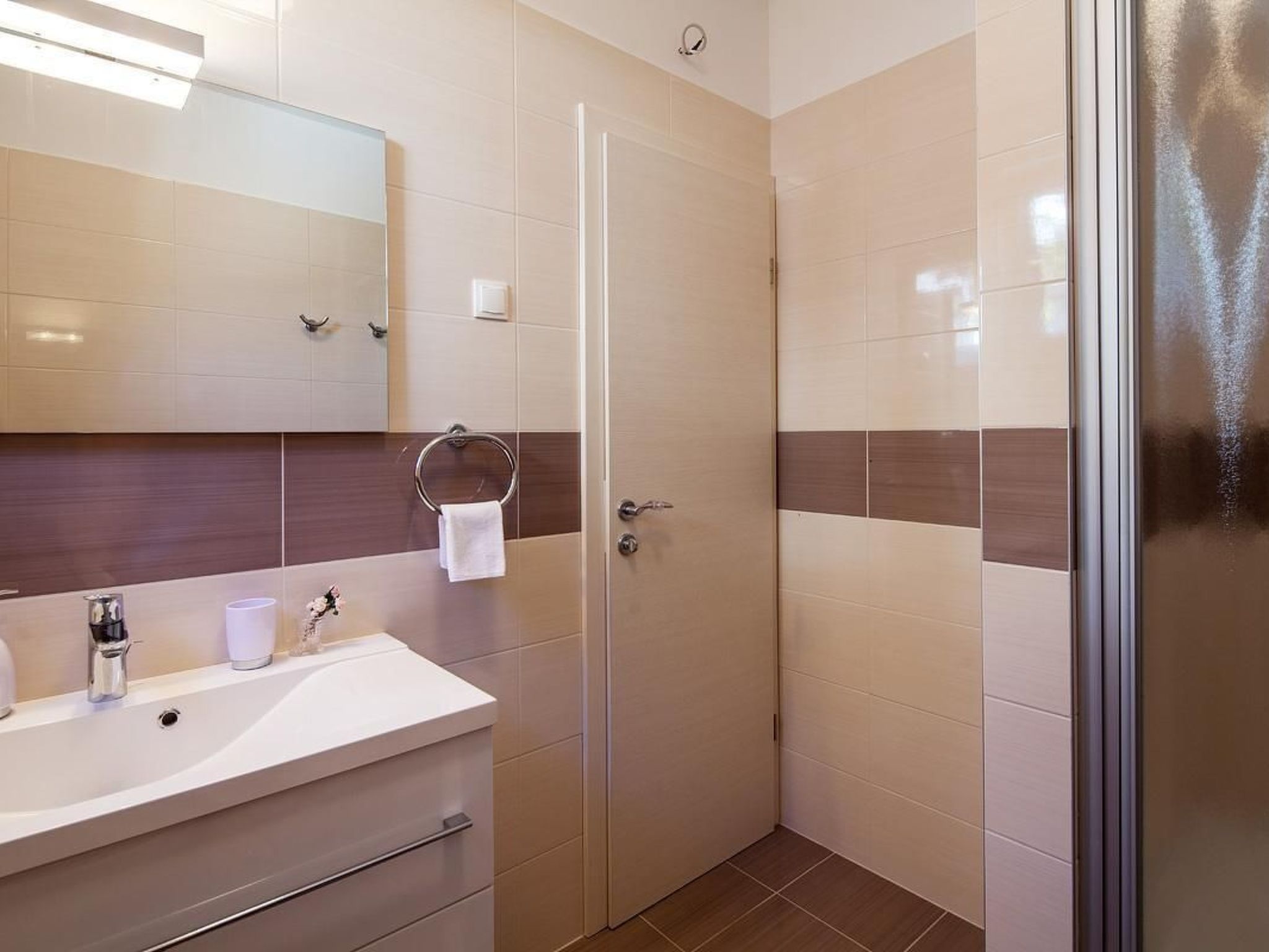 Luxuriöses Ferienhaus mit Pool direkt am Meer-Drinnen