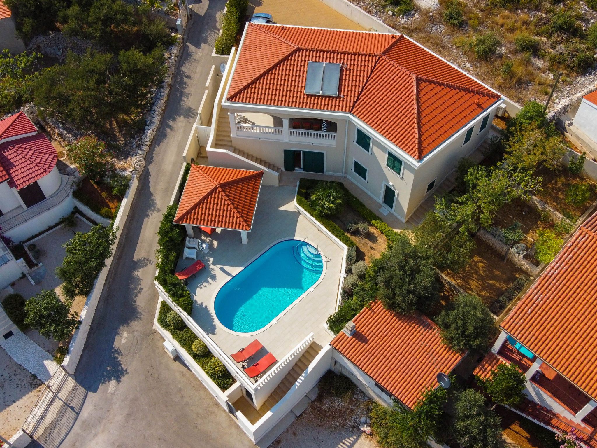 Luxuriöses Ferienhaus mit Pool direkt am Meer-Drinnen