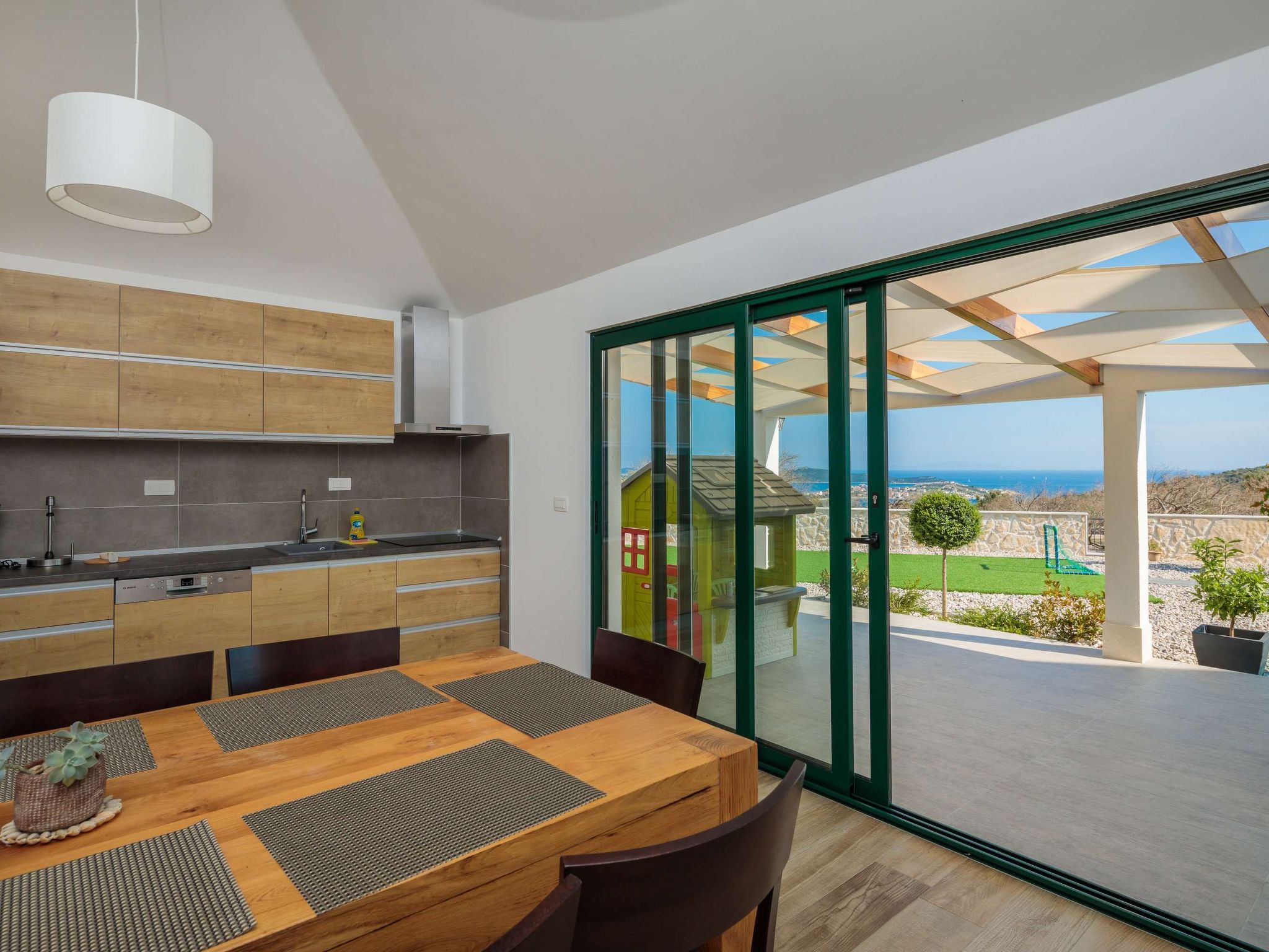 Charmante Villa Ivelja-Binnen