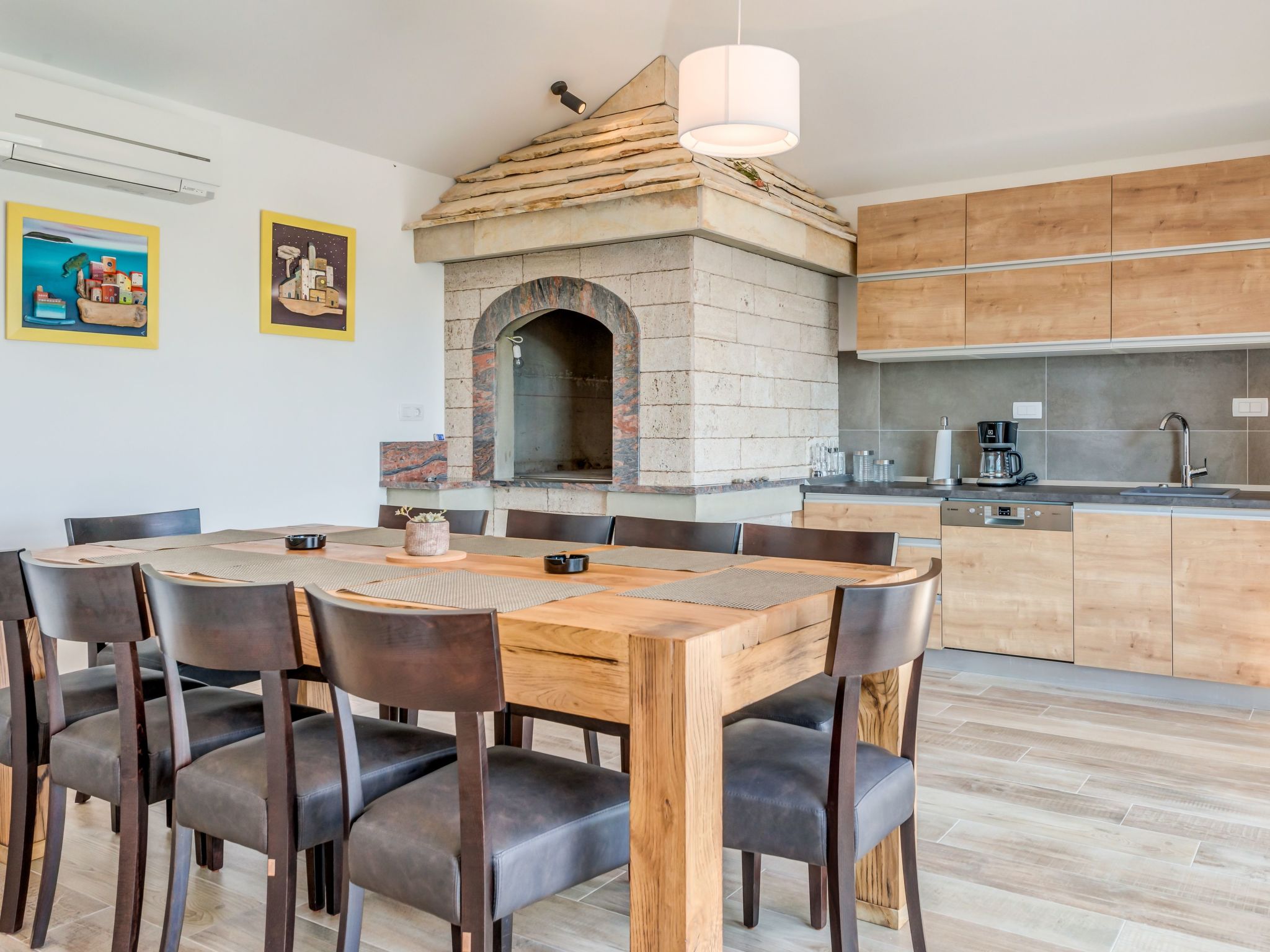 Charmante Villa Ivelja-Binnen