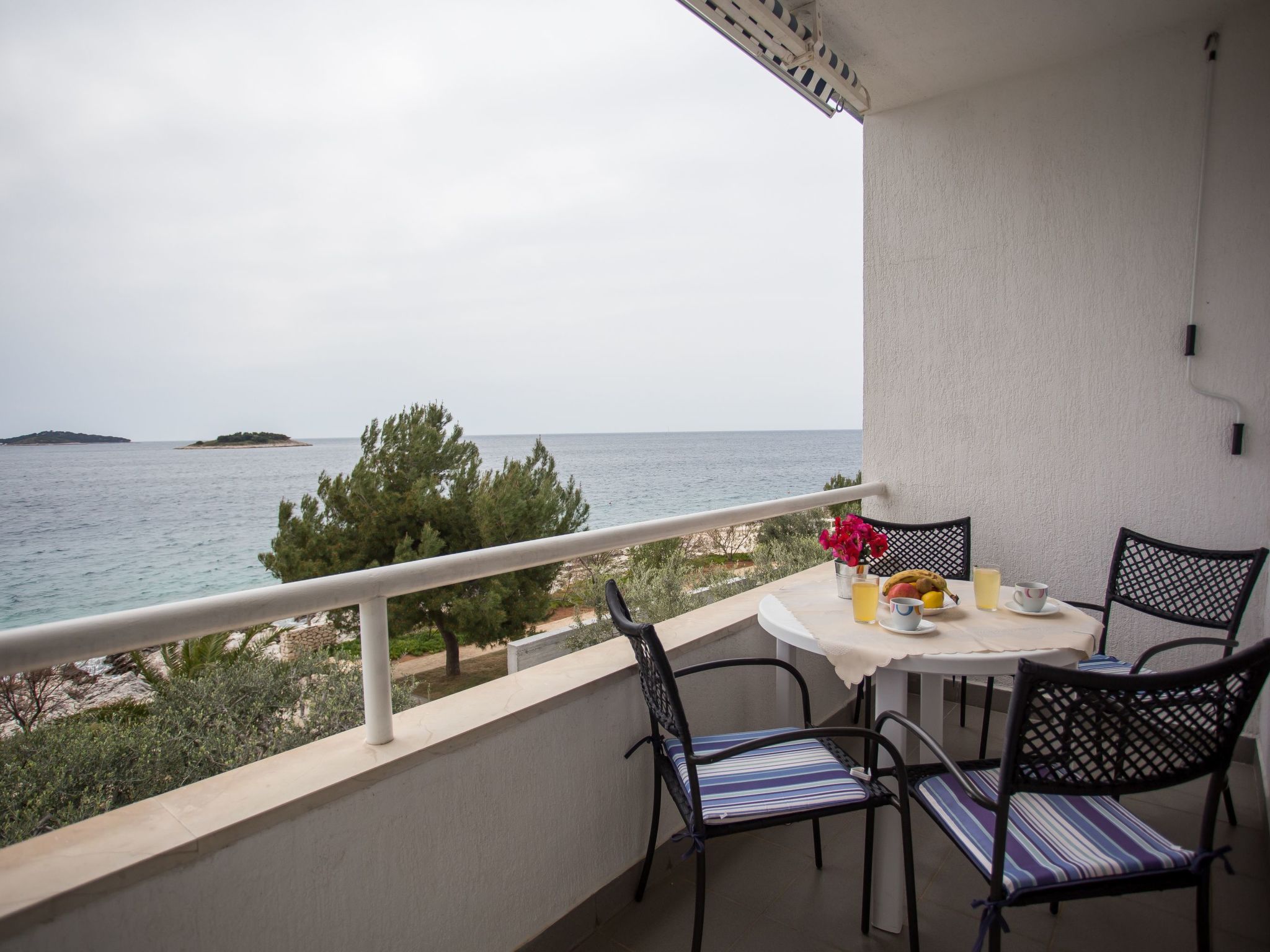 Mit Blick auf das Wasser-Image-tags.info