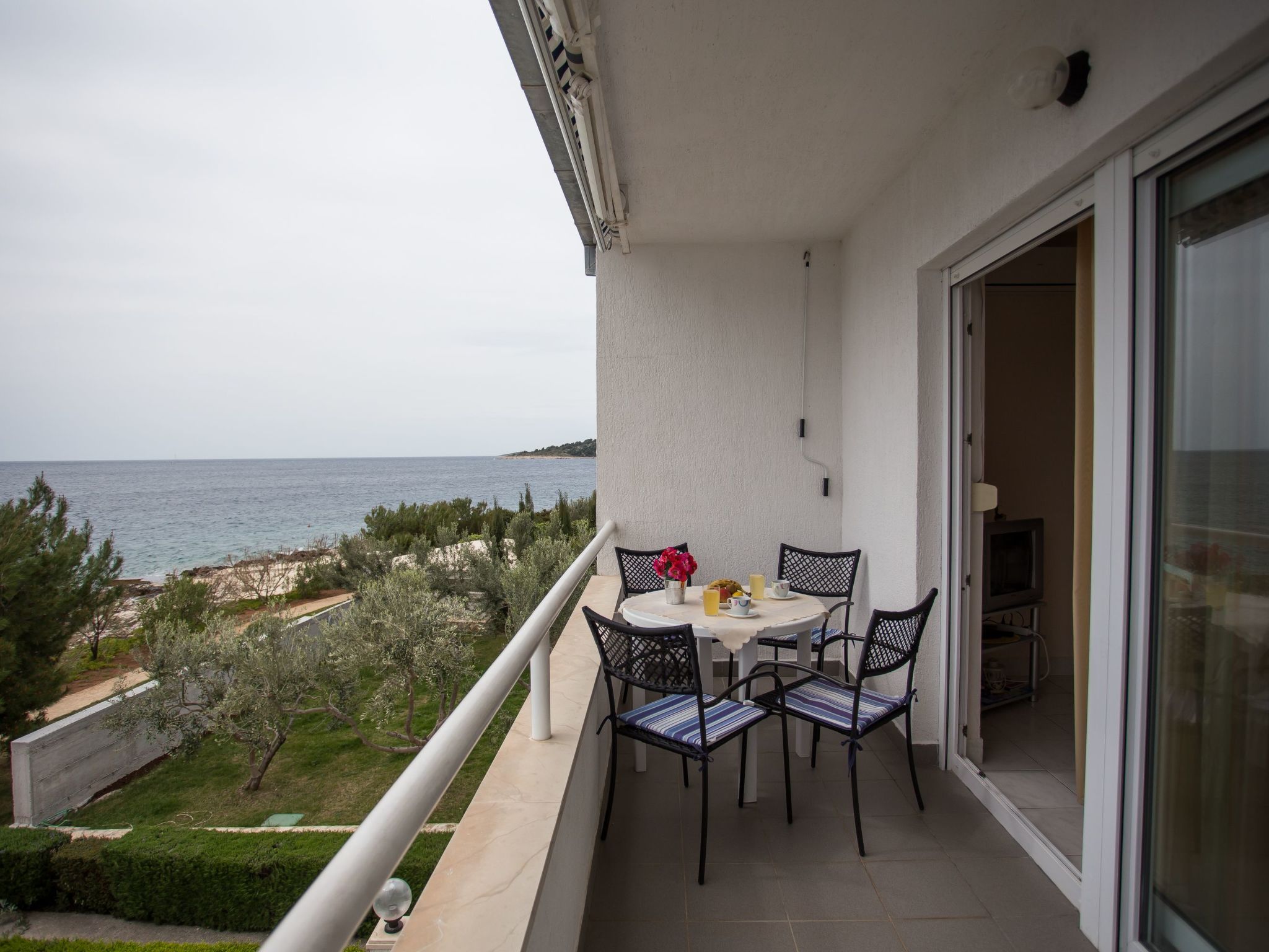 Mit Blick auf das Wasser-Image-tags.info