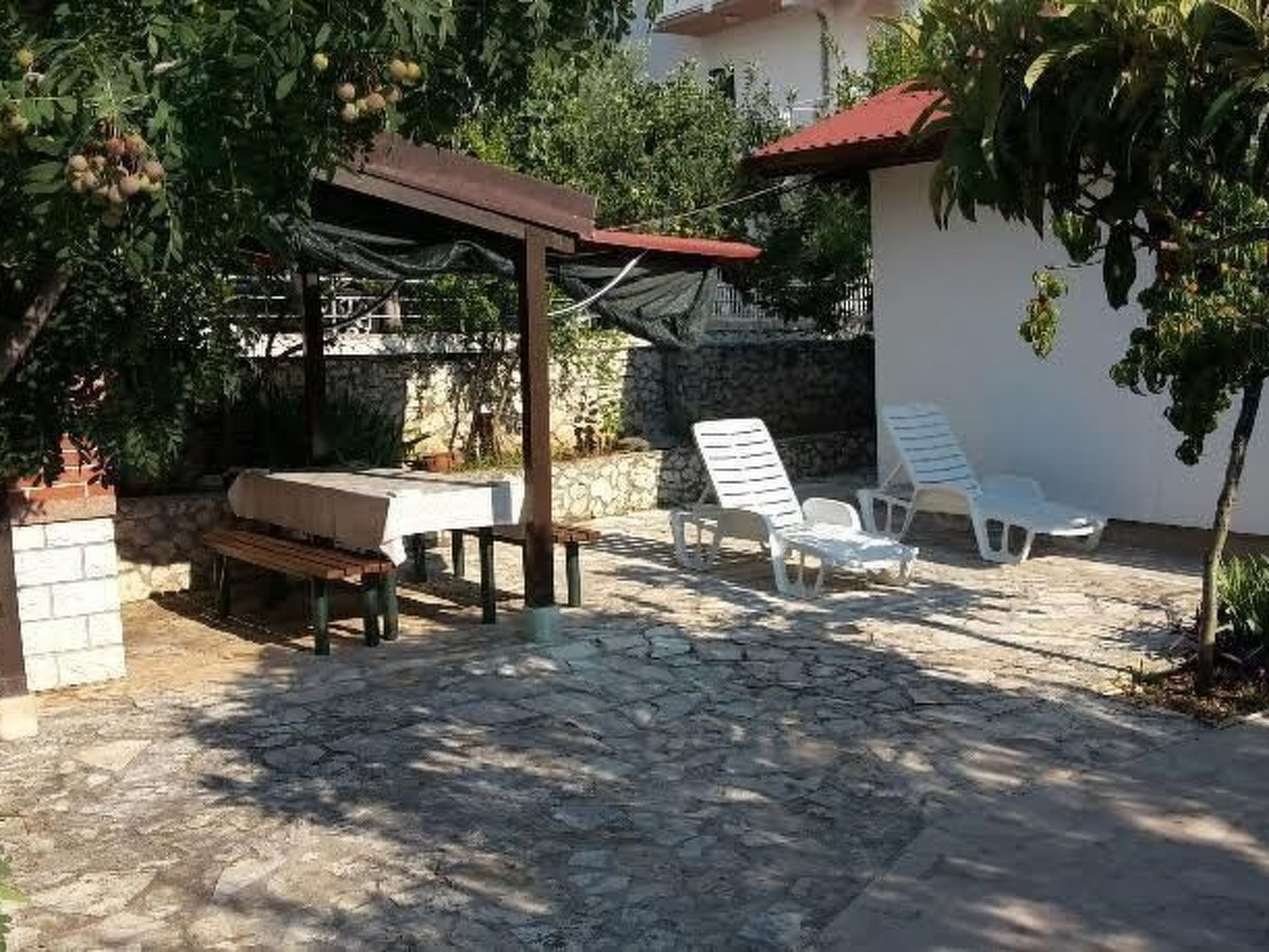 Sunara mit Terrasse und Kinderpool-Drinnen