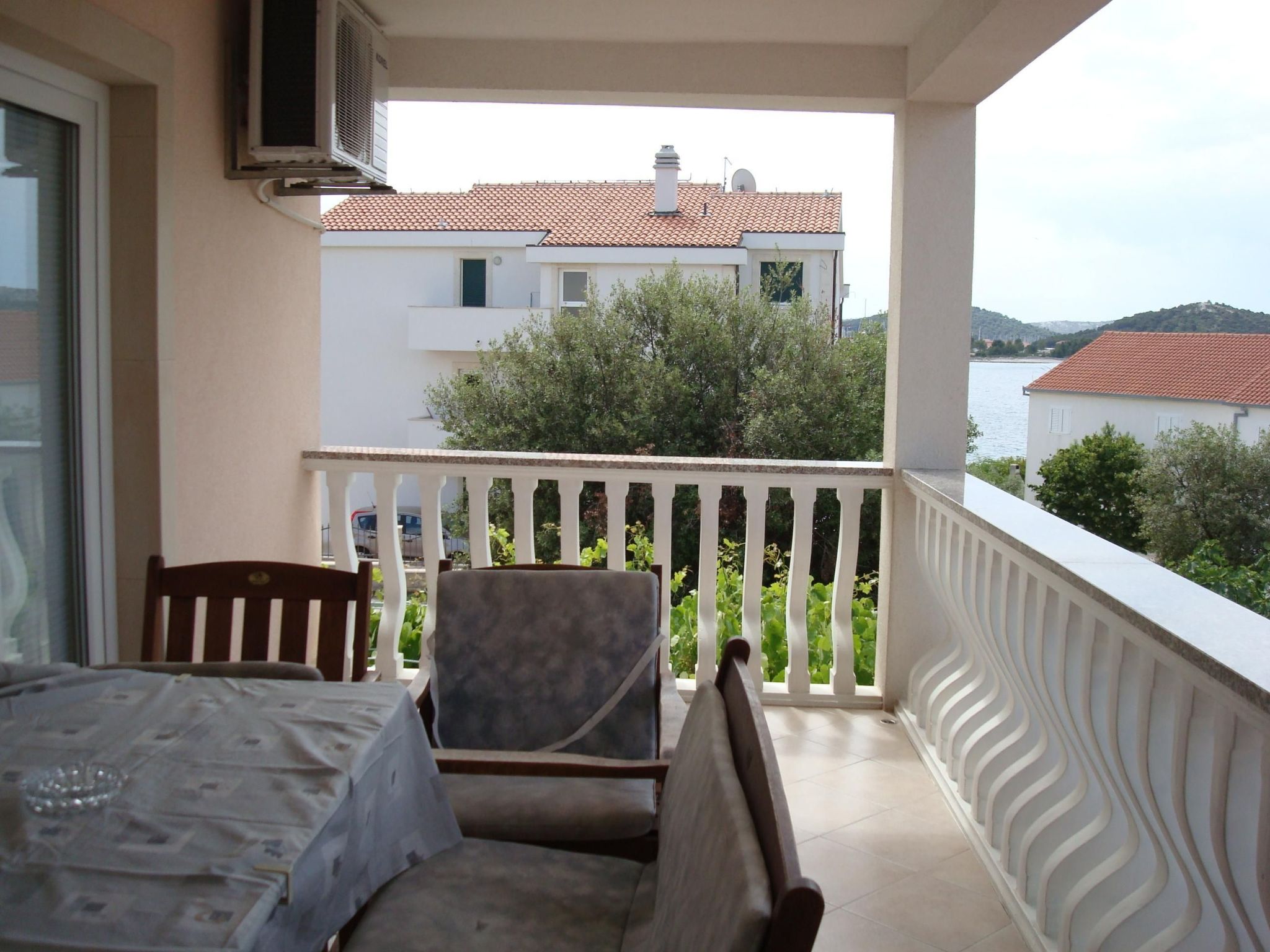 Appartement in Zečevo Rogozničko mit Großem Balkon - Image-tags.info