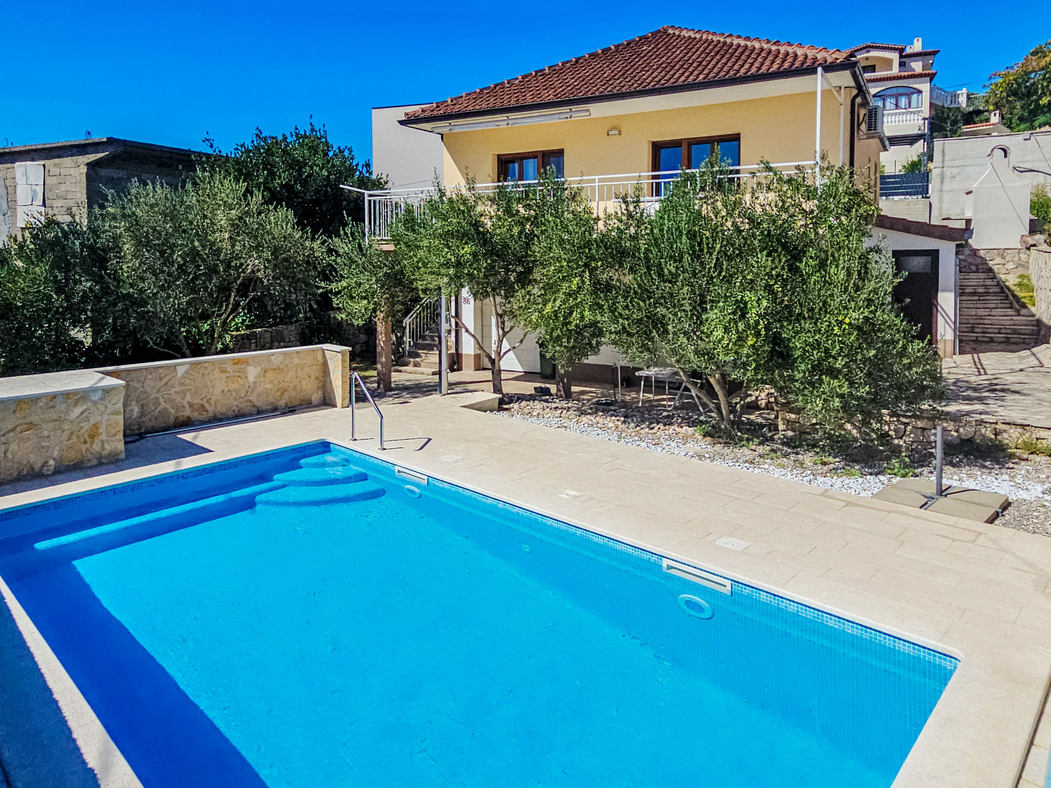 Vakantiehuis met privé zwembad in Marina (Kroatië) voor 6 personen