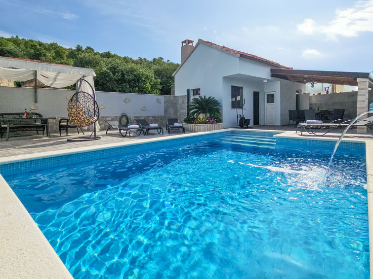 Vakantiehuis met privé zwembad in Marina (Kroatië) voor 6 personen