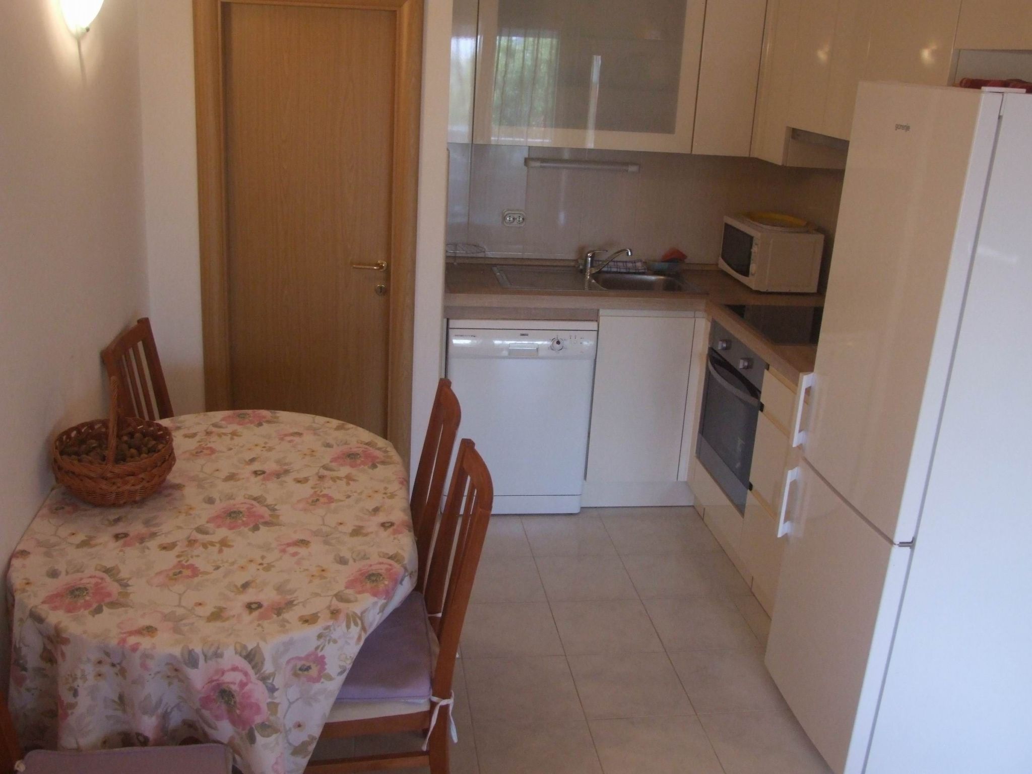 Schönes Haus in Sevid mit Gemeinschaftspool-Drinnen