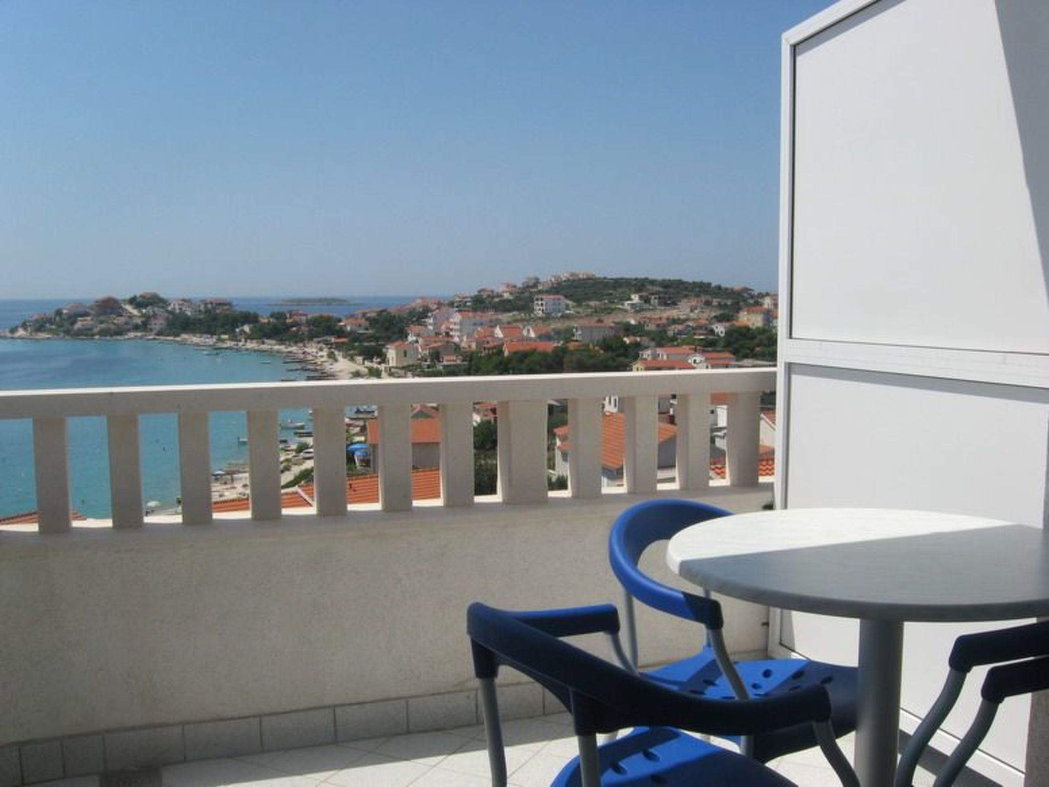 Wohnung mit Blick auf das Wasser-Image-tags.info