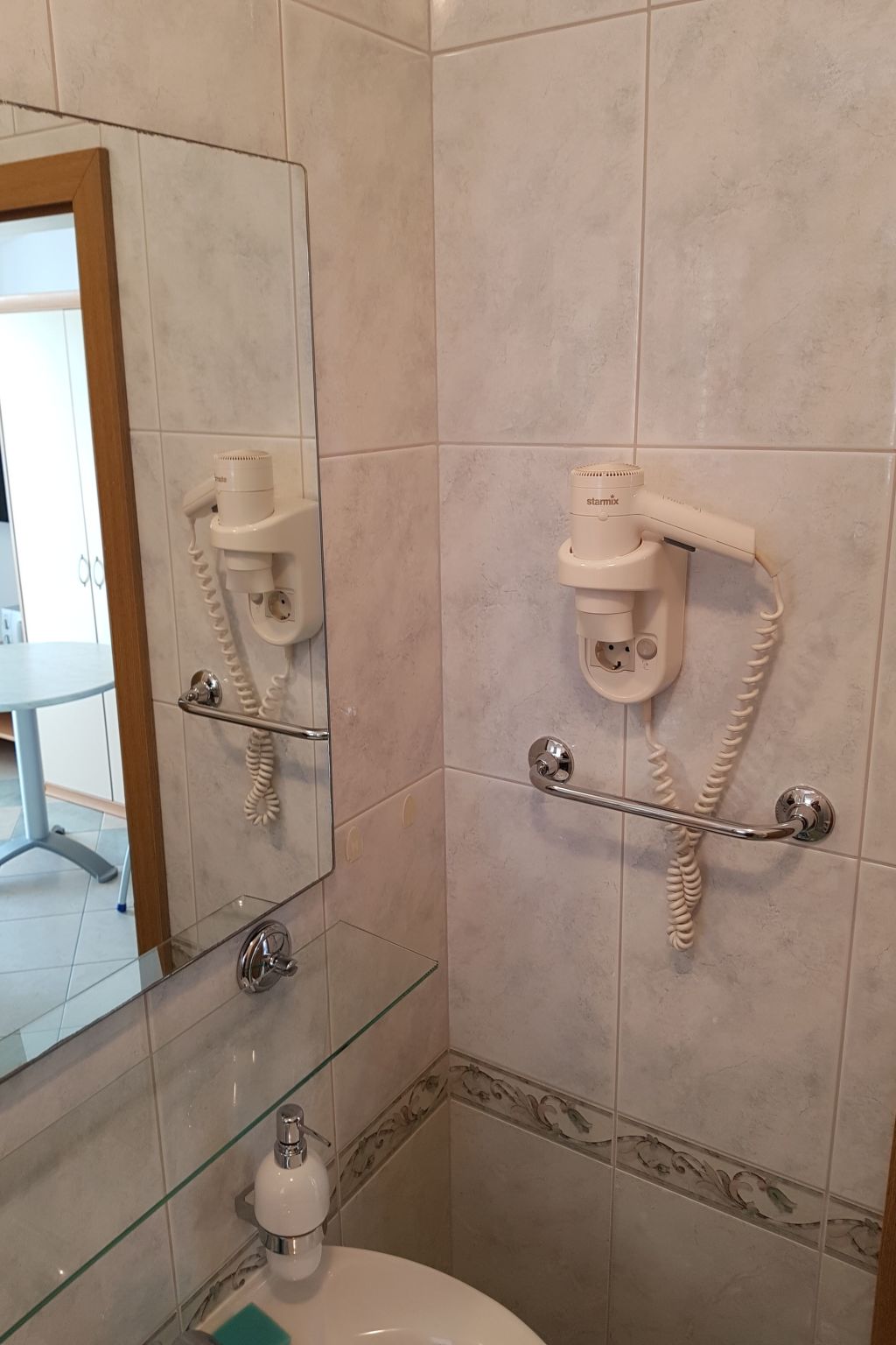 Wohnung mit Blick auf das Wasser-Image-tags.info