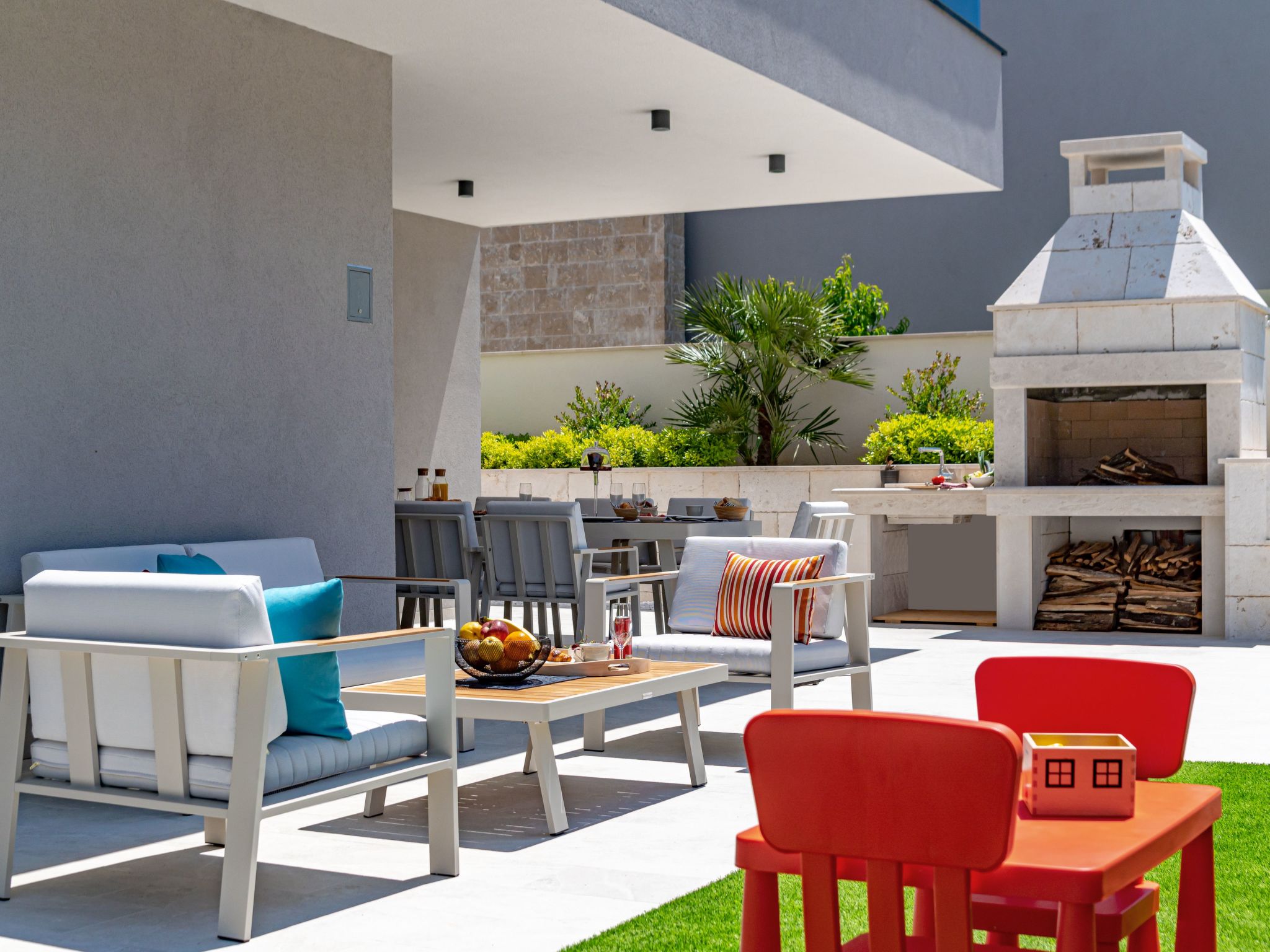 Luxuriöse Villa mit Innenpool-Image-tags.info