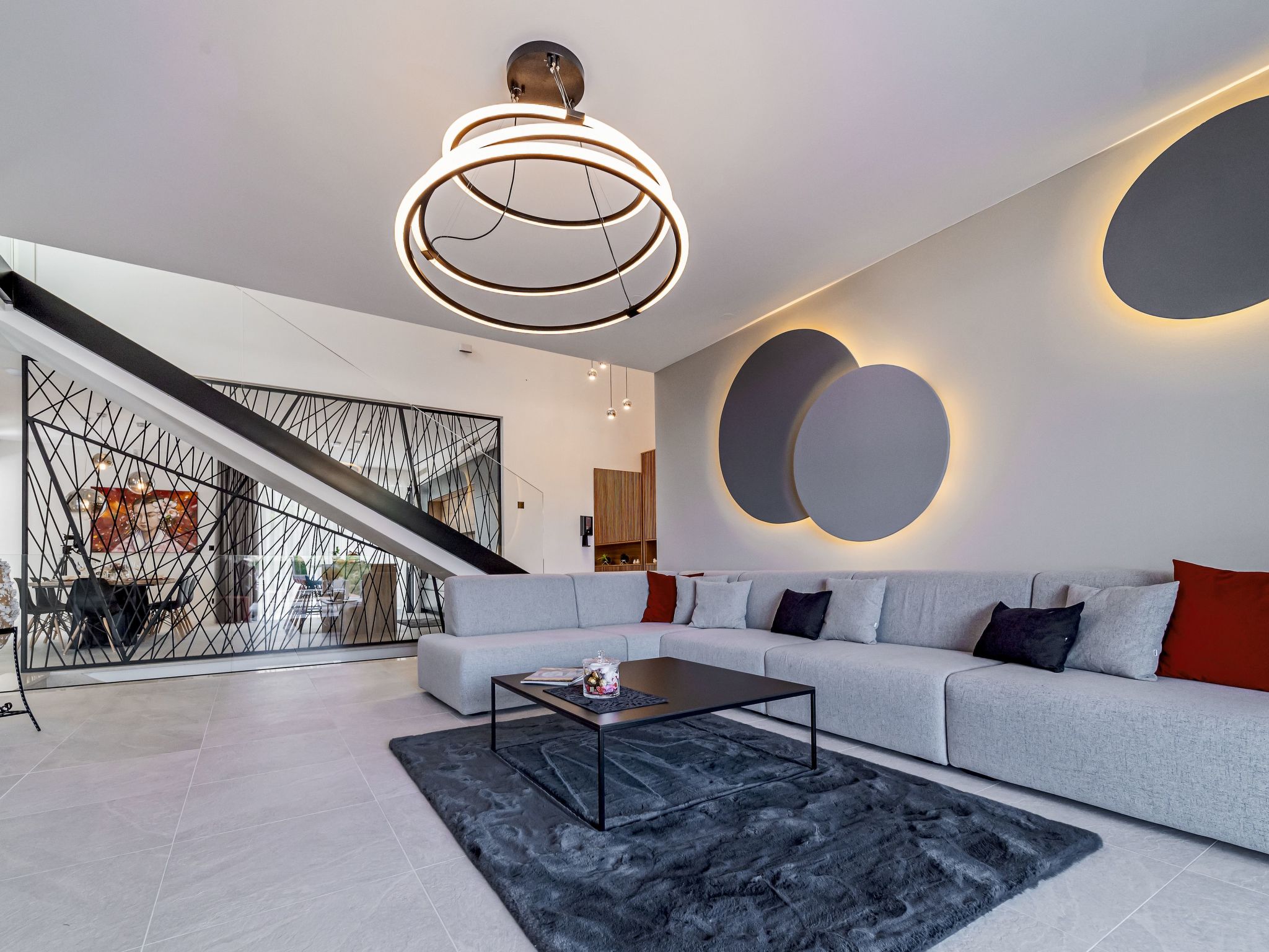 Luxuriöse Villa mit Innenpool-Image-tags.info