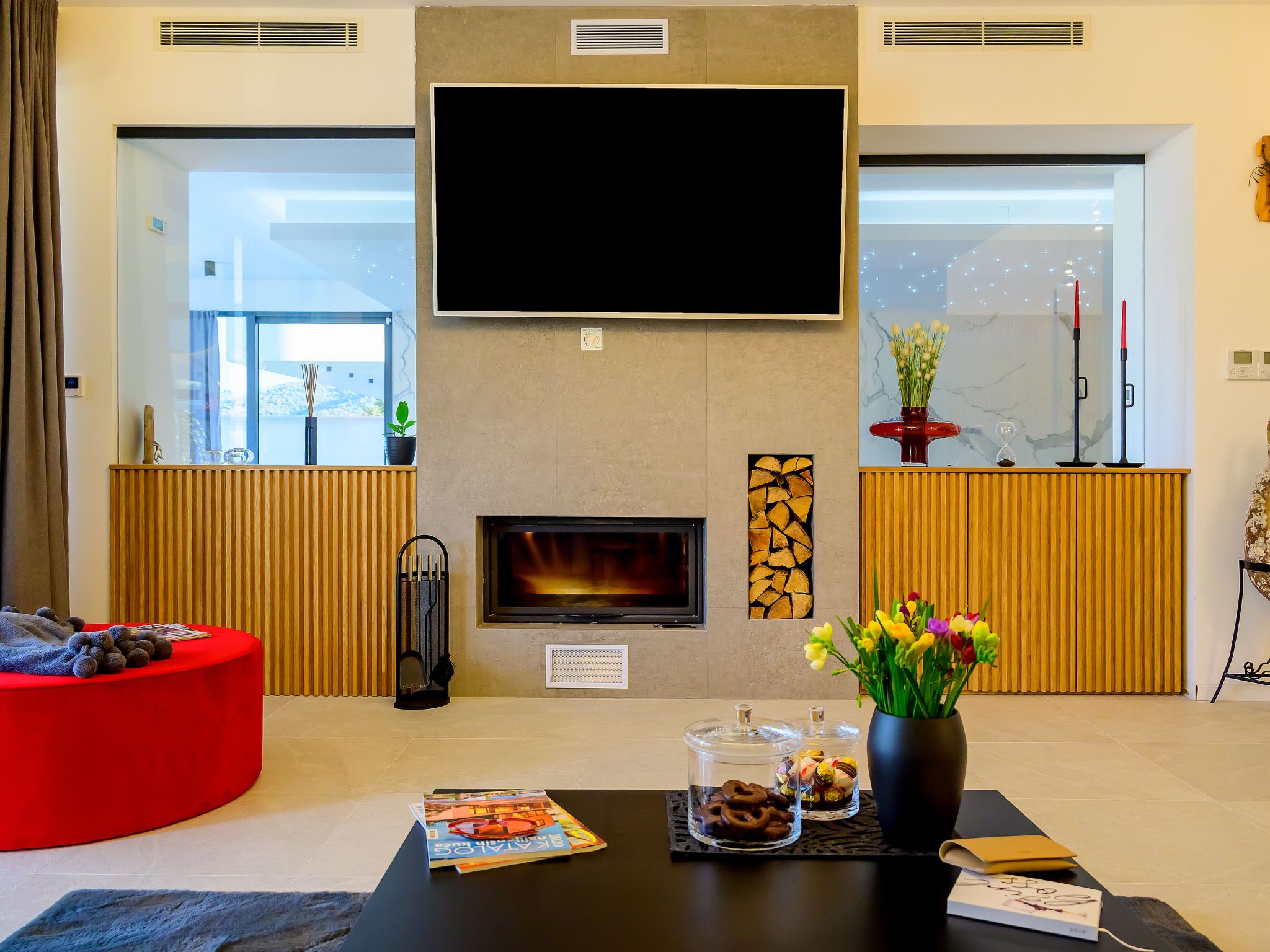 Luxuriöse Villa mit Innenpool-Image-tags.info