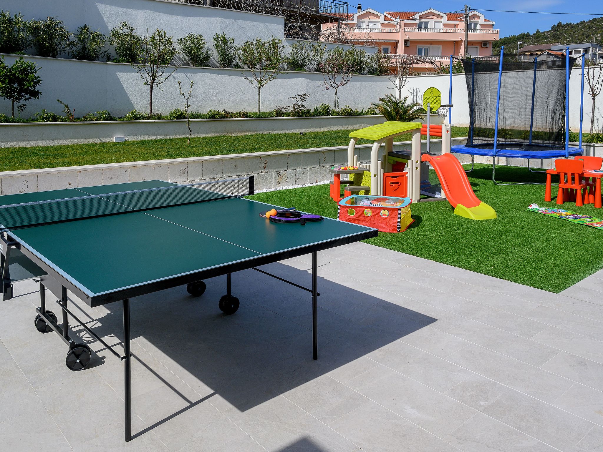 Luxuriöse Villa mit Innenpool-Image-tags.info