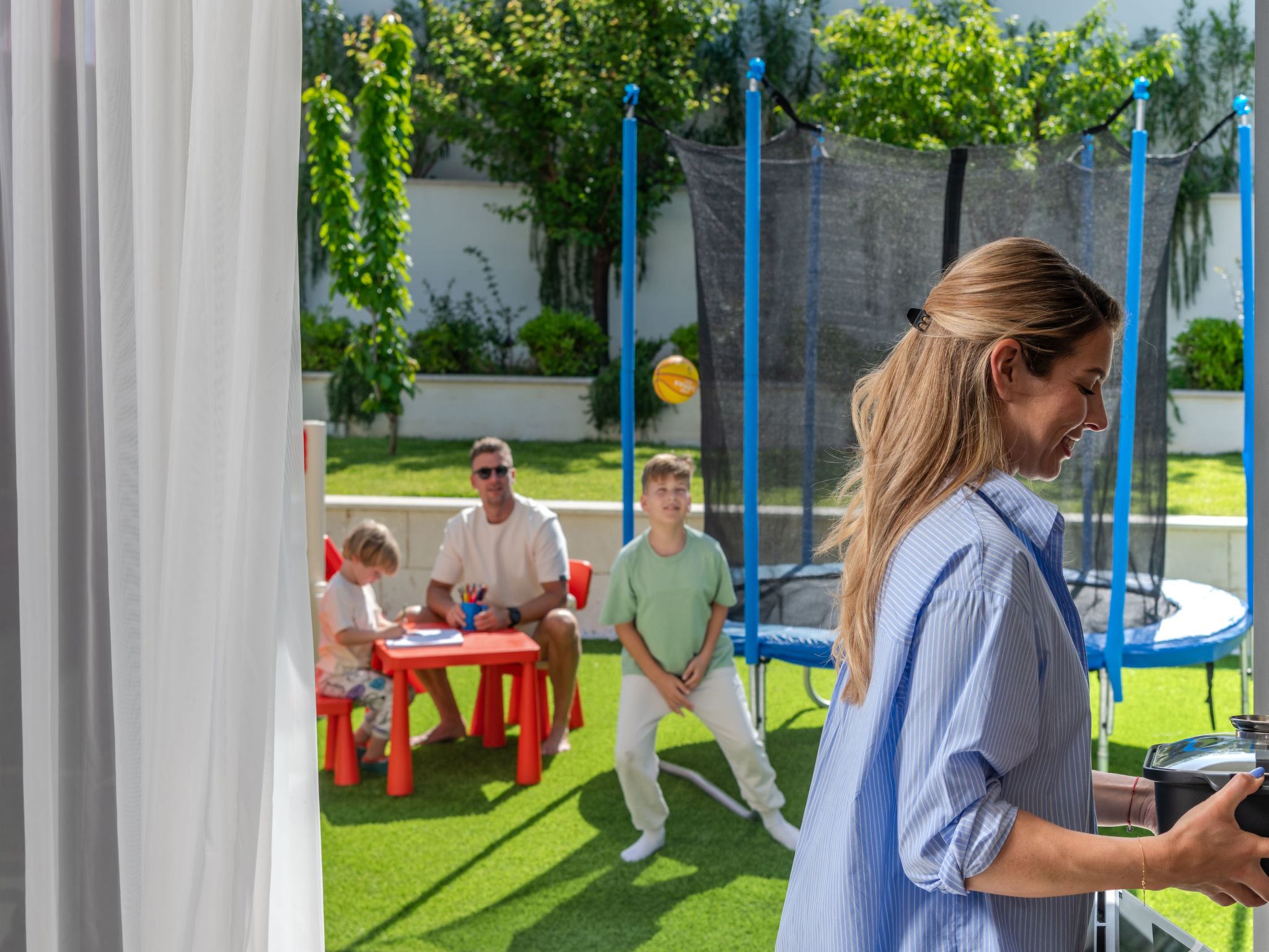 Luxuriöse Villa mit Innenpool-Image-tags.info