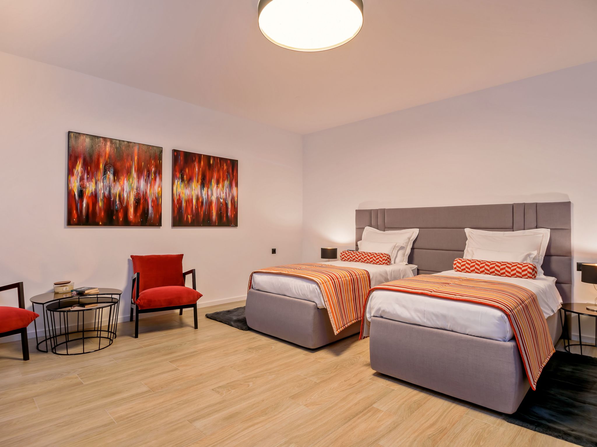 Luxuriöse Villa mit Innenpool-Image-tags.info