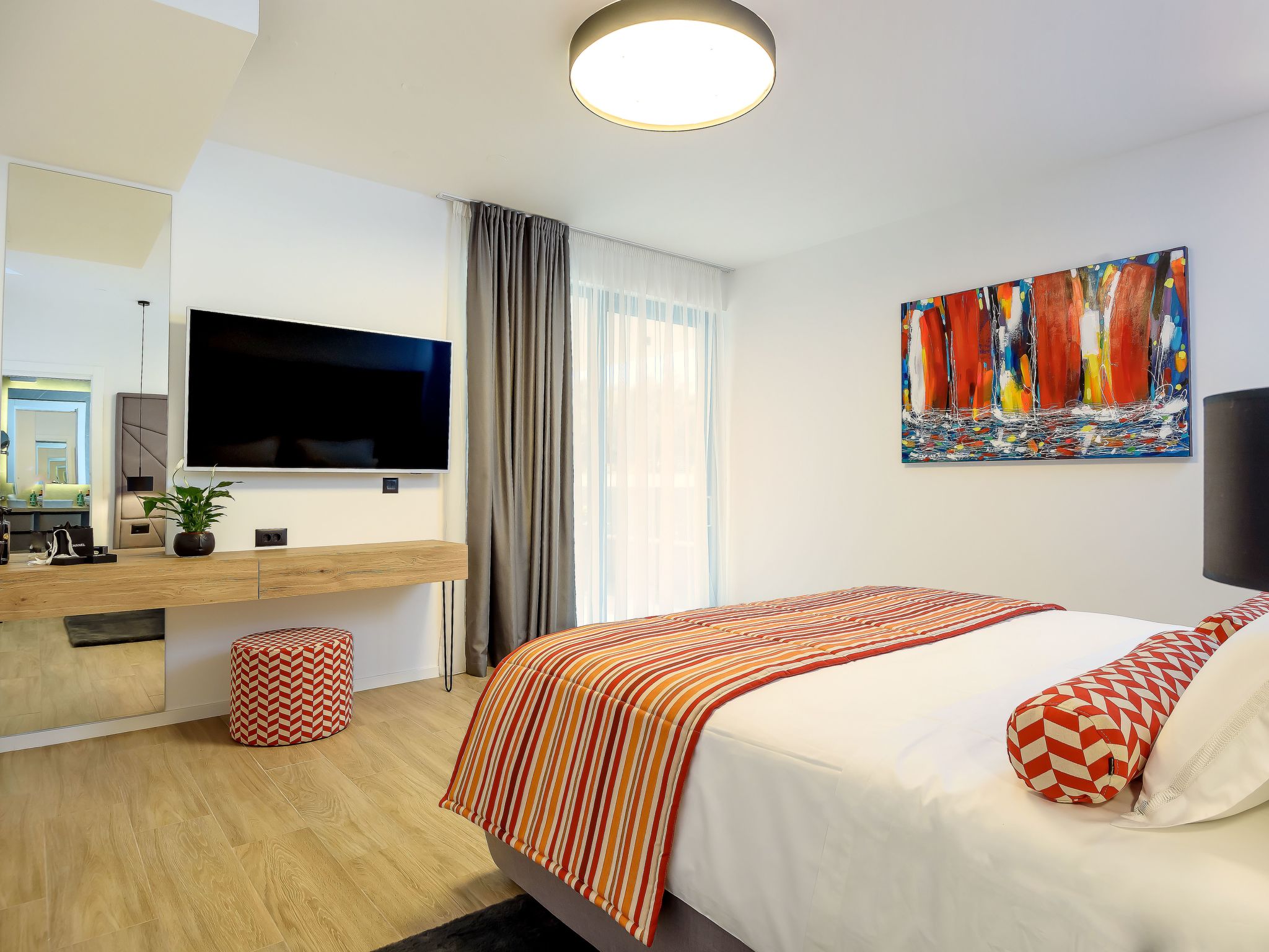 Luxuriöse Villa mit Innenpool-Image-tags.info