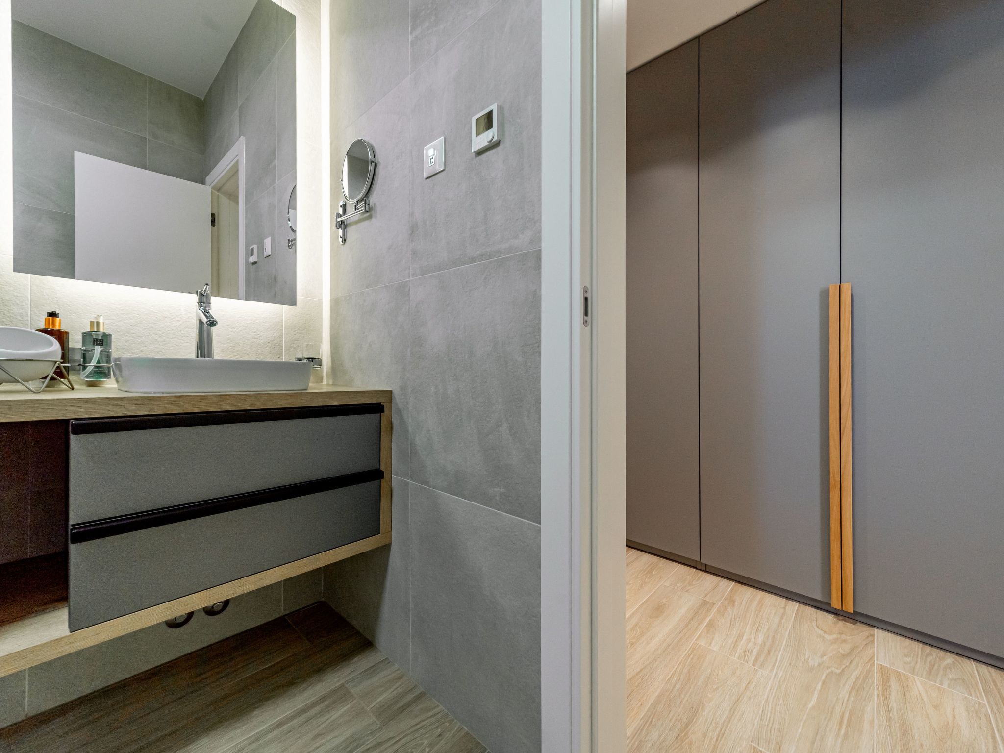 Luxuriöse Villa mit Innenpool-Image-tags.info