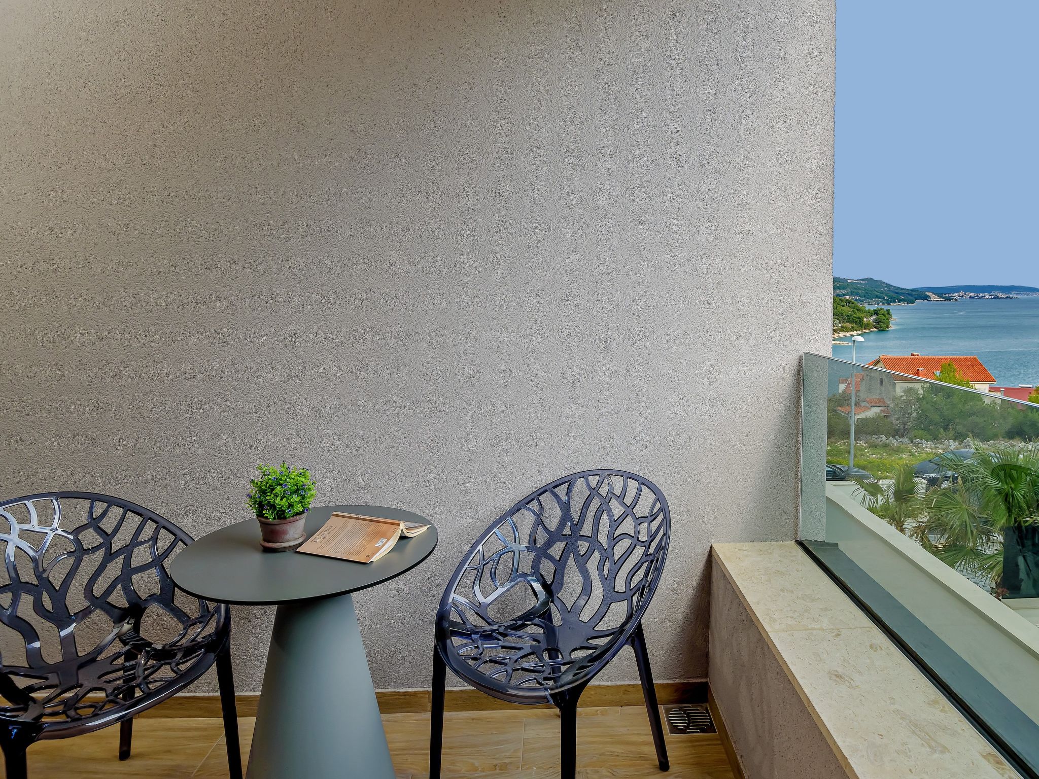 Luxuriöse Villa mit Innenpool-Image-tags.info