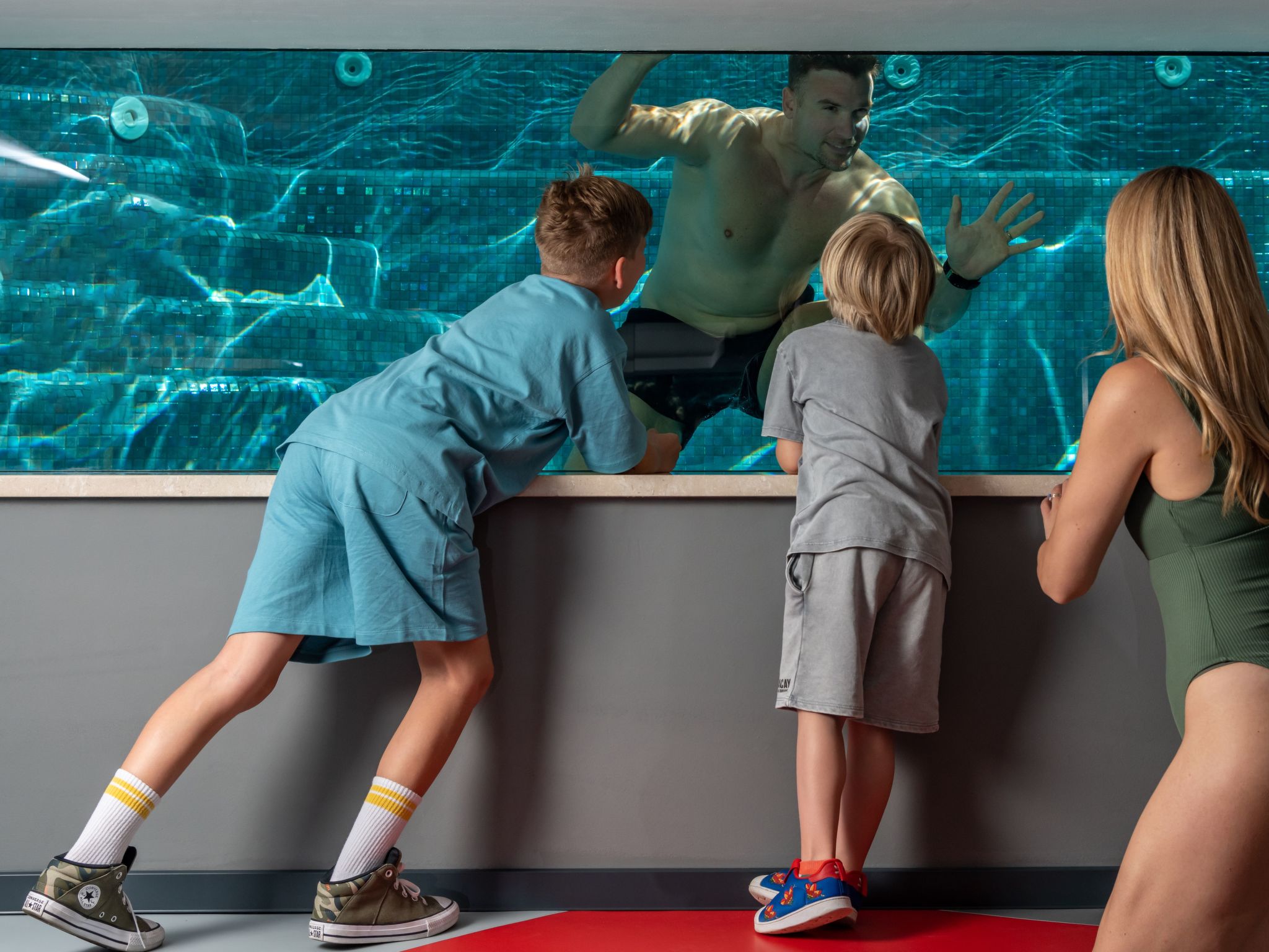 Luxuriöse Villa mit Innenpool-Image-tags.info